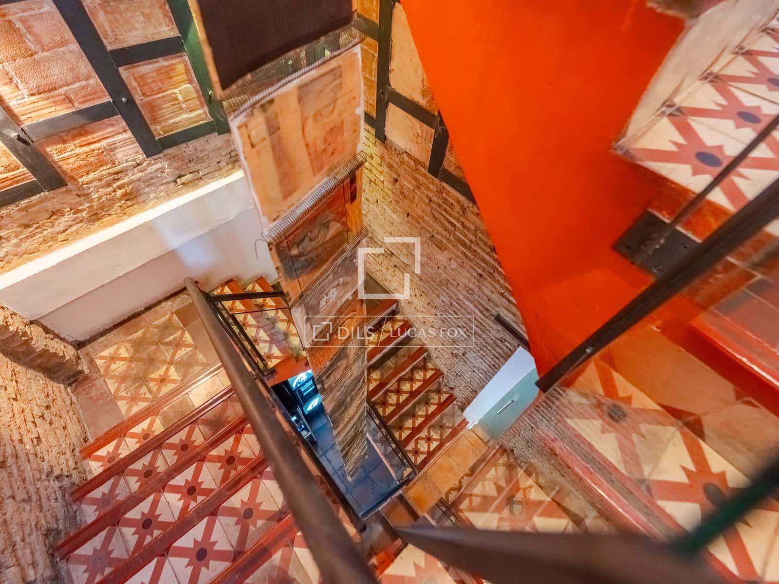 Kommersiell till salu i Valencia stad - 1 330 000 € (Ref: 10048441)