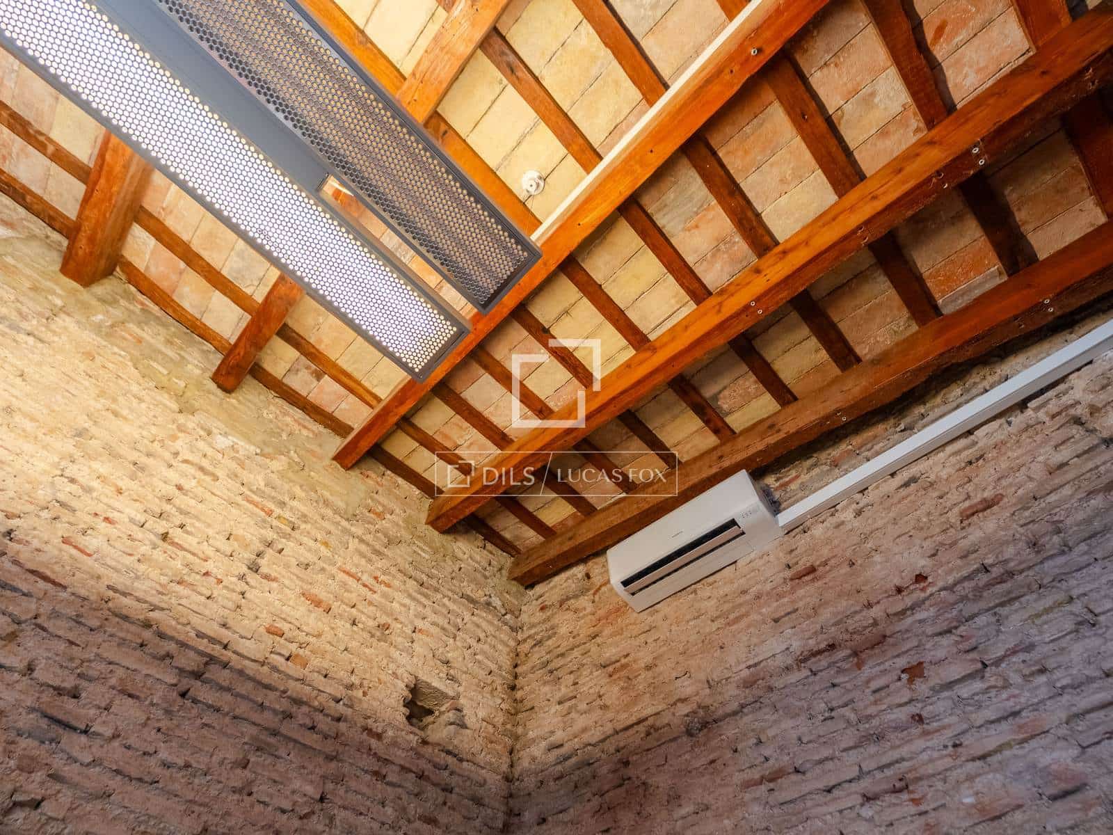 Kommersiell till salu i Valencia stad - 1 330 000 € (Ref: 10048441)