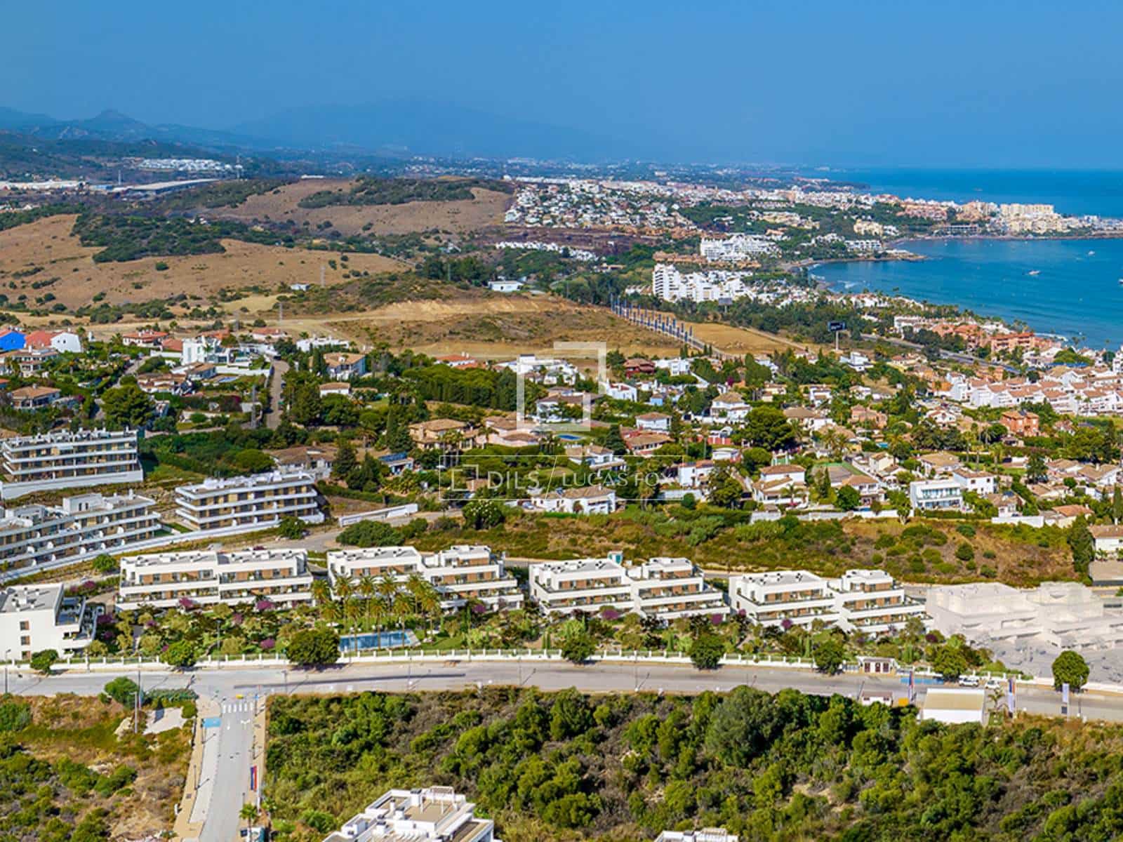 2 bedroom Apartment for sale in Estepona with pool garage - € 527,000 (Ref: 10048494)
