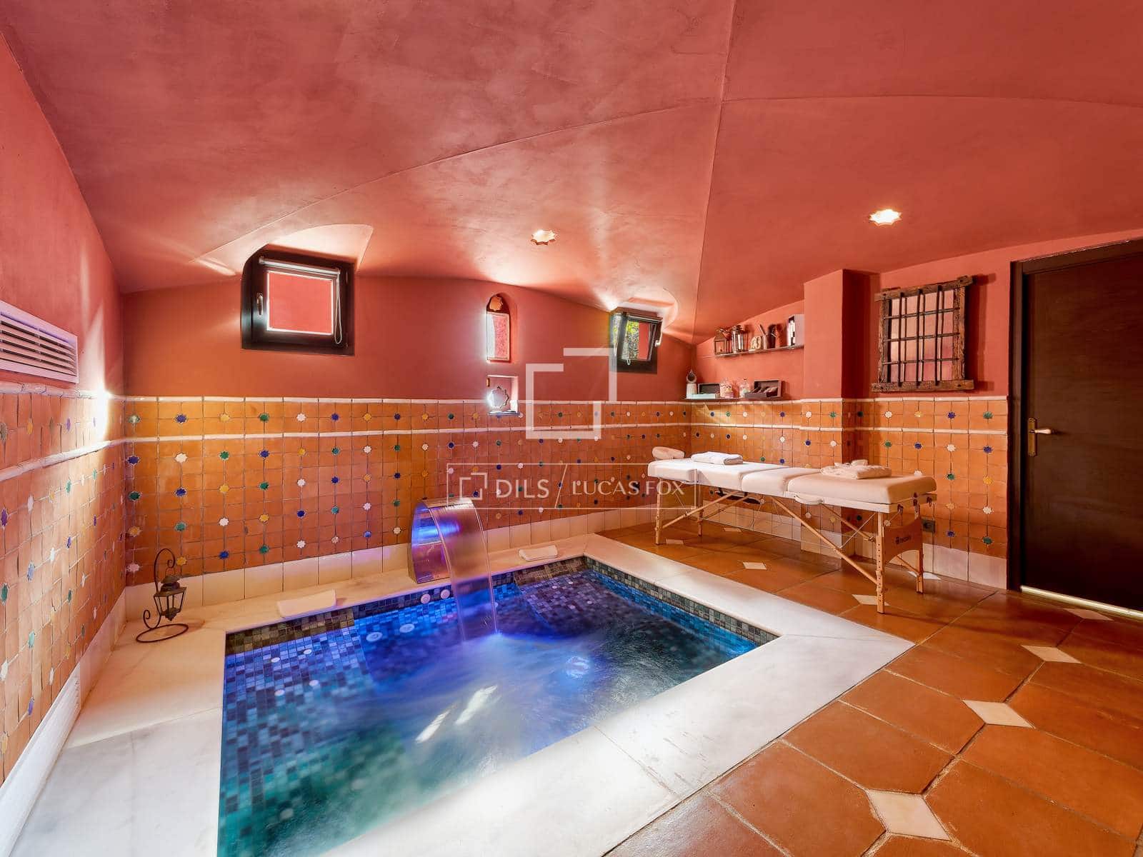 4 soverom Villa til salgs i La Zubia med svømmebasseng garasje - € 1 395 000 (Ref: 10048504)