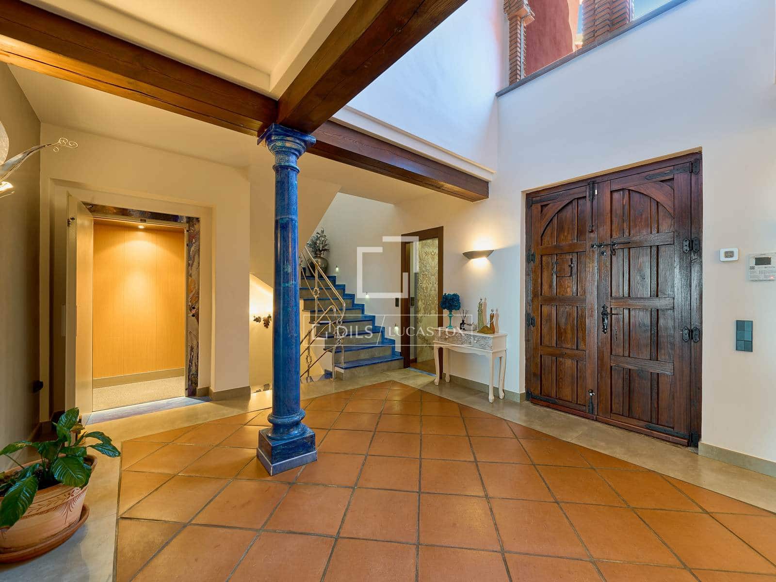 4 soverom Villa til salgs i La Zubia med svømmebasseng garasje - € 1 395 000 (Ref: 10048504)