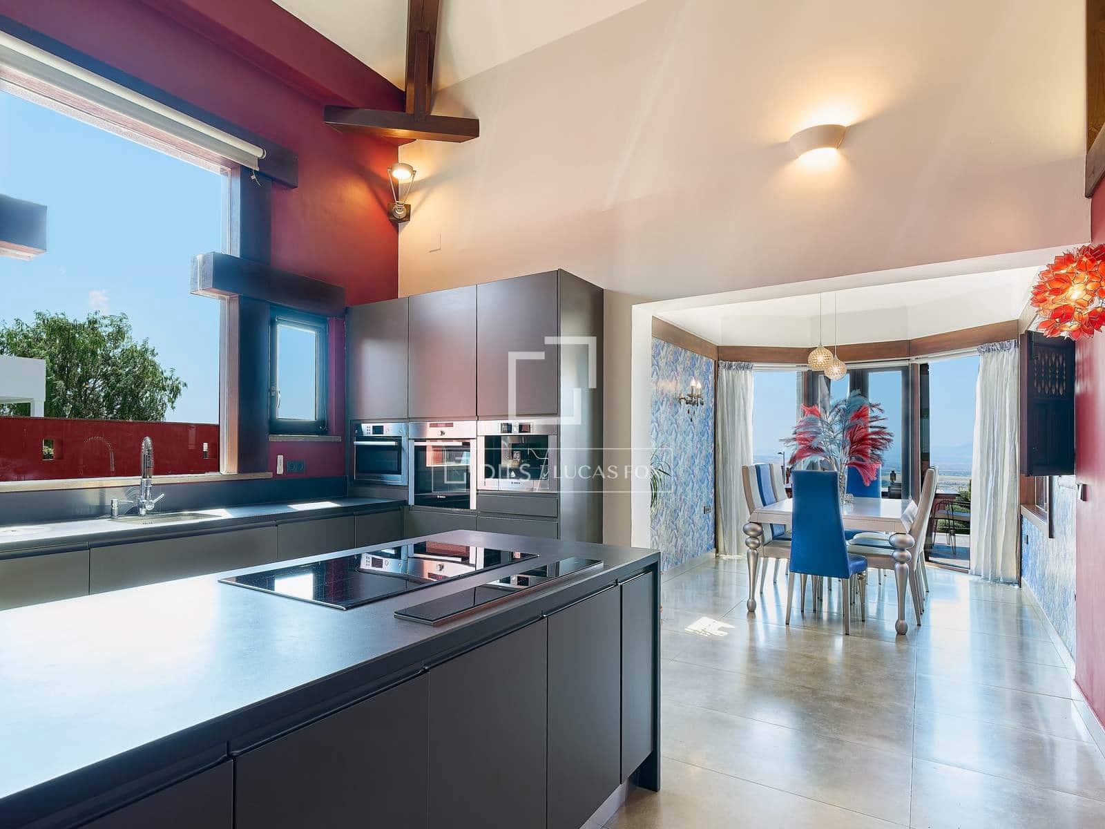 4 soverom Villa til salgs i La Zubia med svømmebasseng garasje - € 1 395 000 (Ref: 10048504)
