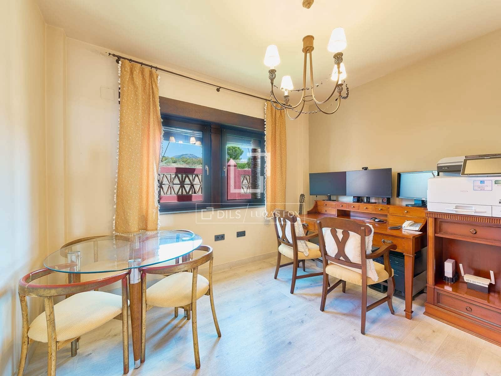4 soverom Villa til salgs i La Zubia med svømmebasseng garasje - € 1 395 000 (Ref: 10048504)