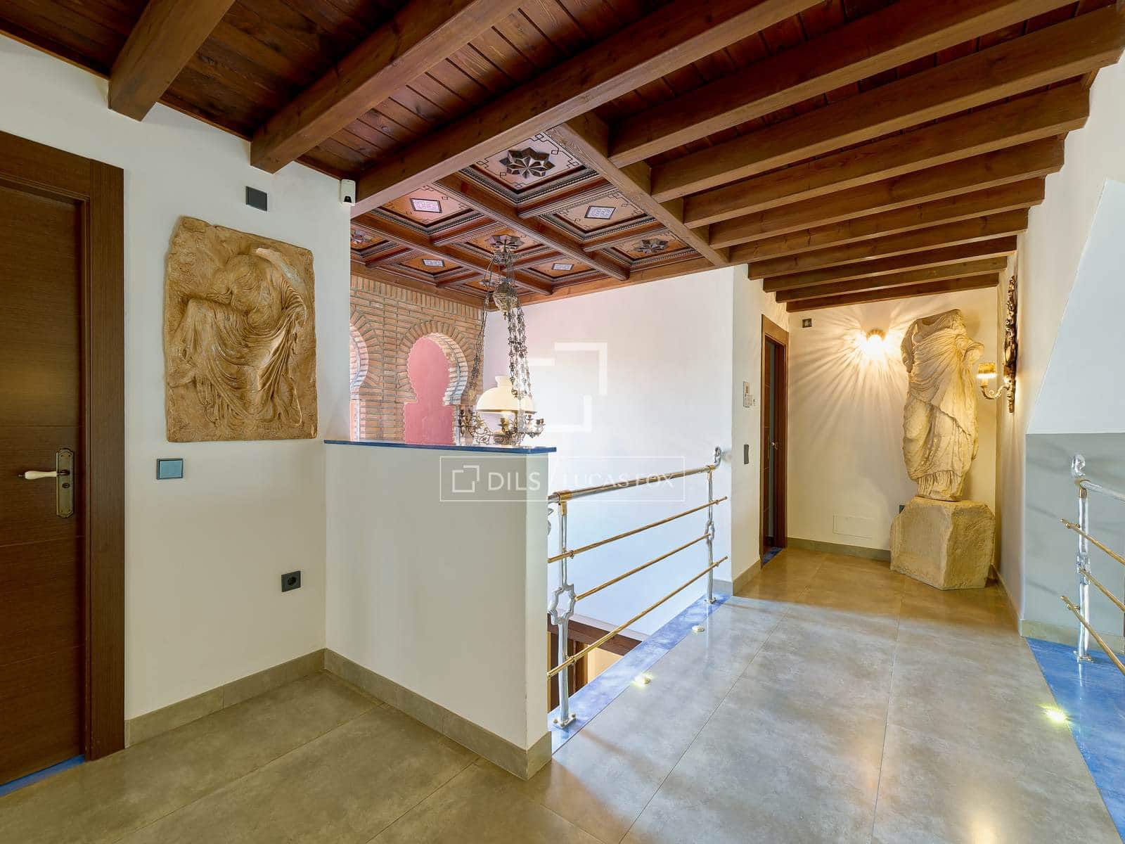 4 soverom Villa til salgs i La Zubia med svømmebasseng garasje - € 1 395 000 (Ref: 10048504)