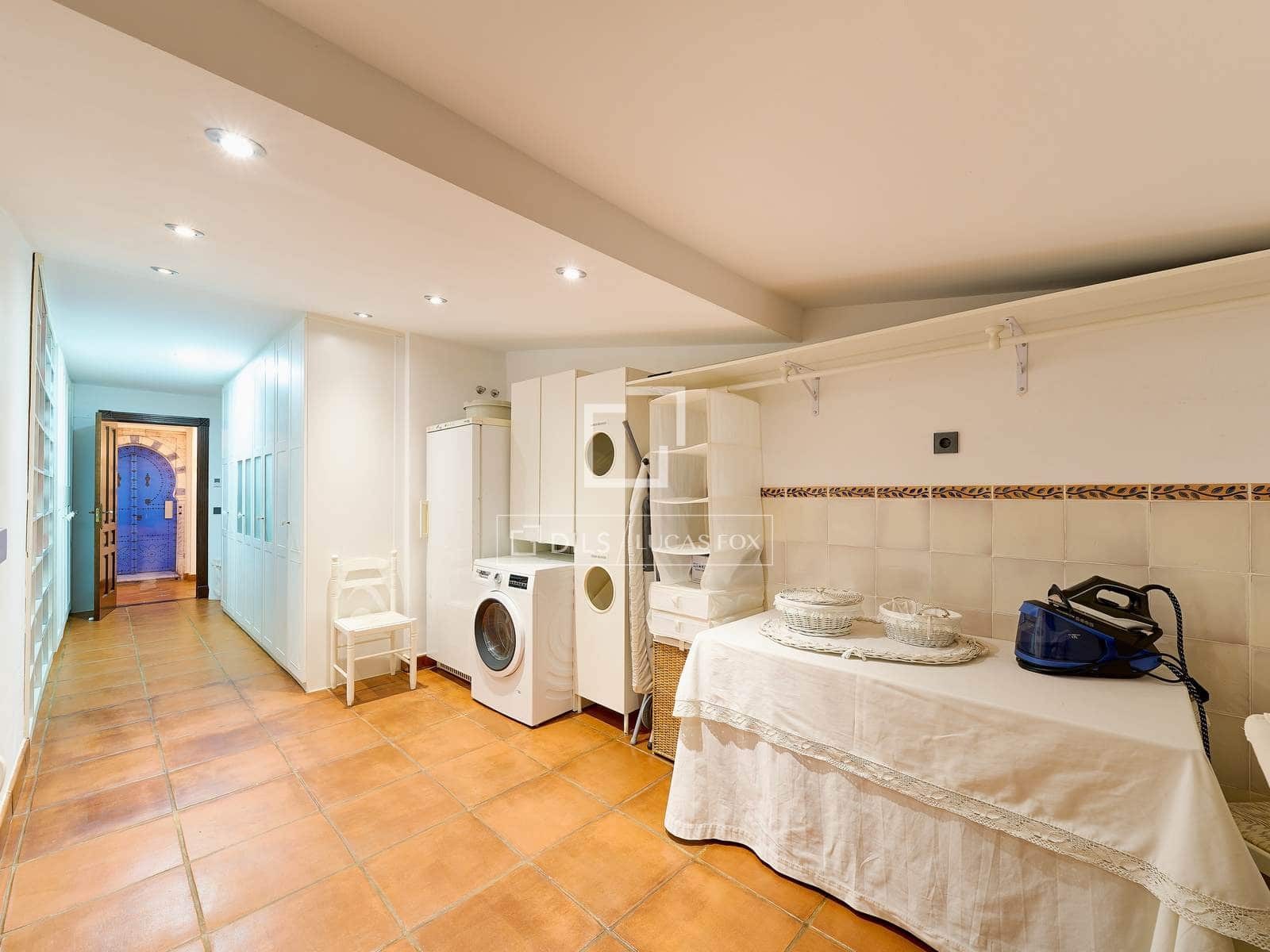 4 soverom Villa til salgs i La Zubia med svømmebasseng garasje - € 1 395 000 (Ref: 10048504)