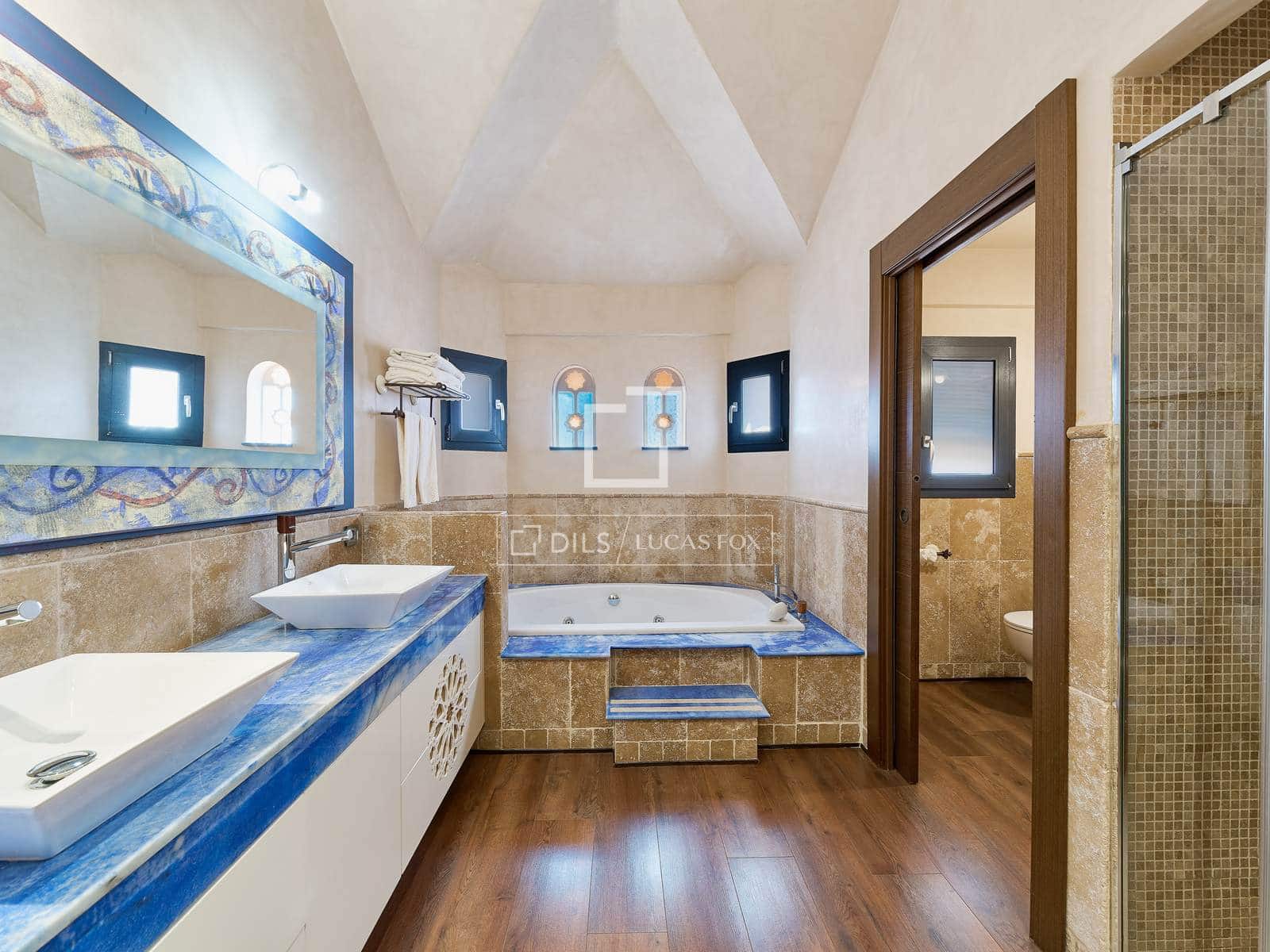 4 soverom Villa til salgs i La Zubia med svømmebasseng garasje - € 1 395 000 (Ref: 10048504)