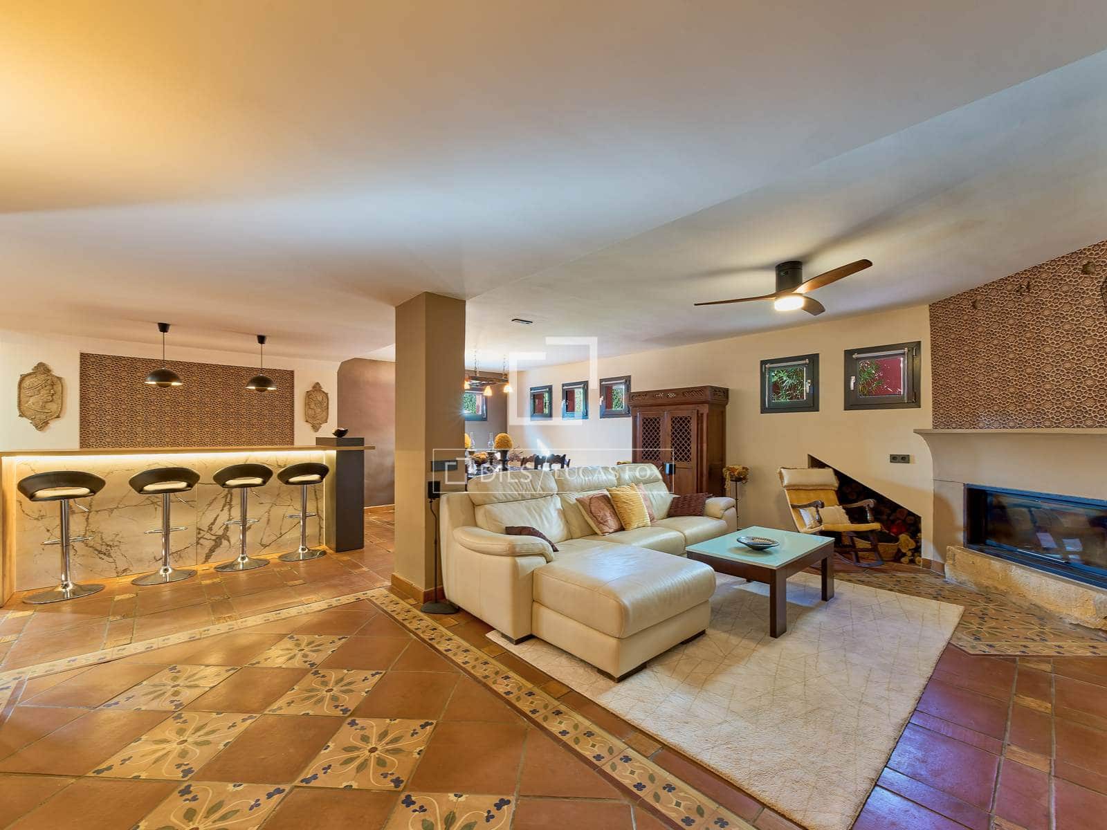 4 soverom Villa til salgs i La Zubia med svømmebasseng garasje - € 1 395 000 (Ref: 10048504)