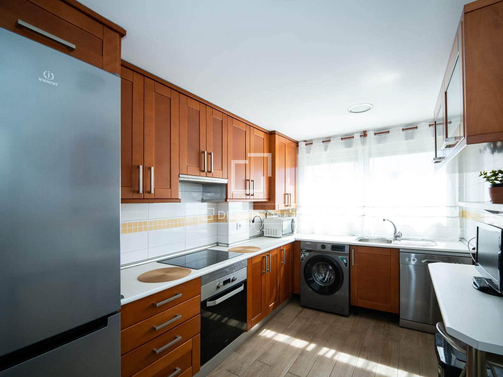 3 makuuhuone Huoneisto vuokrattavana paikassa Madrid kaupunki mukana uima-altaan 
autotalli - 2 450 € (Ref: 10051975)