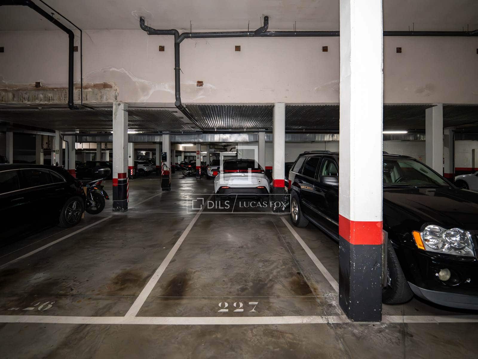 3 makuuhuone Huoneisto vuokrattavana paikassa Madrid kaupunki mukana uima-altaan 
autotalli - 2 450 € (Ref: 10051975)