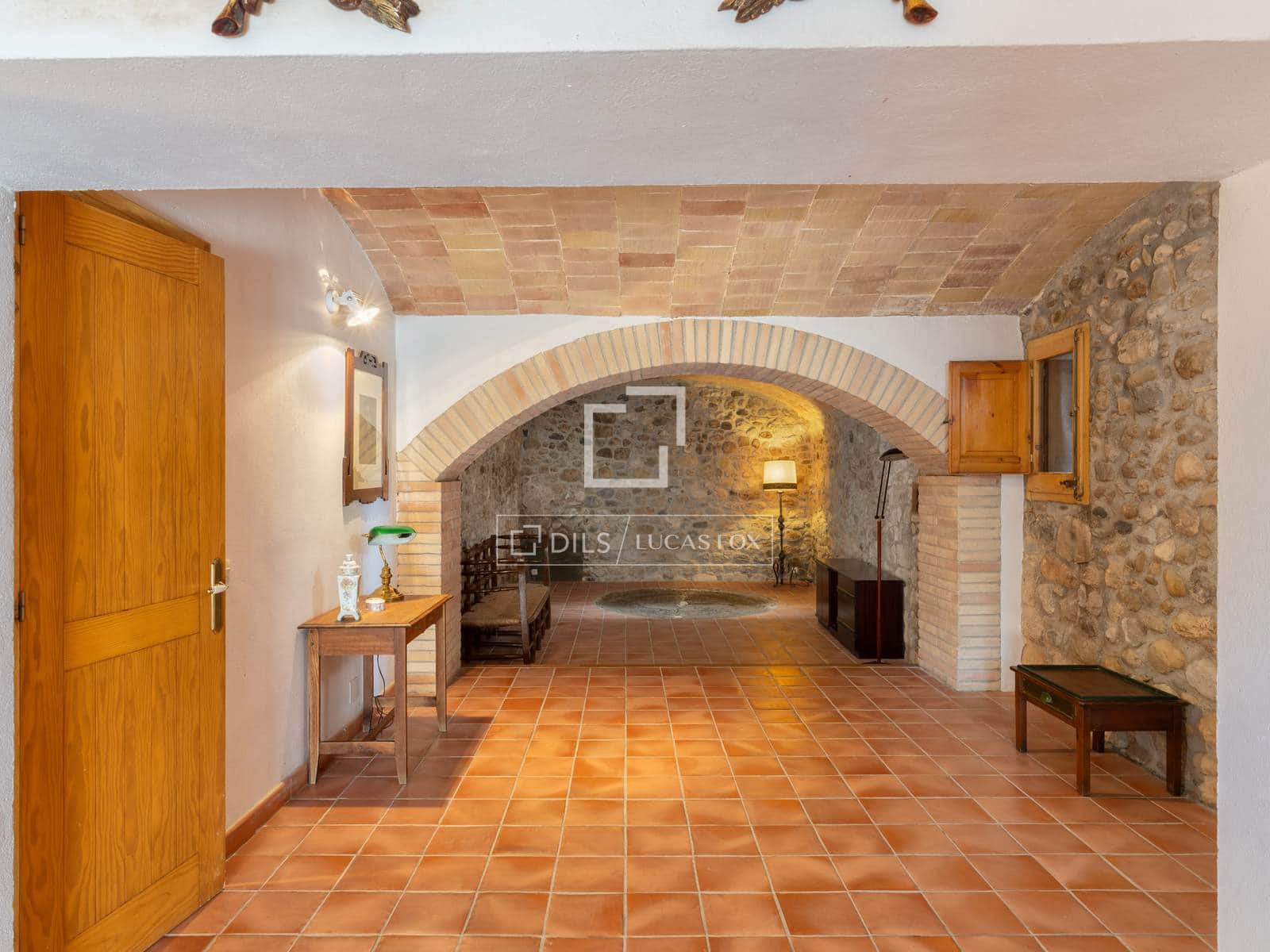 5 sypialnia Finka/Dom wiejski na sprzedaż w Cabanelles - 695 000 € (Ref: 10052054)