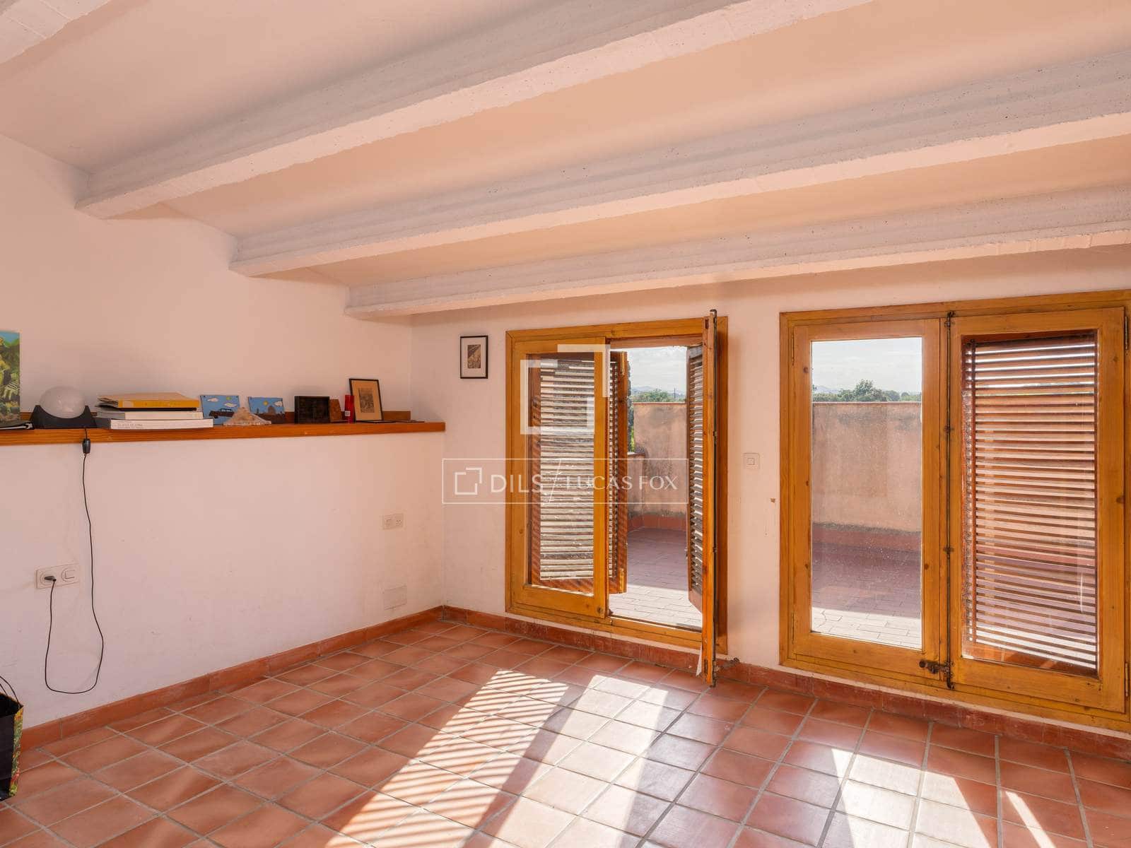 5 sypialnia Finka/Dom wiejski na sprzedaż w Cabanelles - 695 000 € (Ref: 10052054)