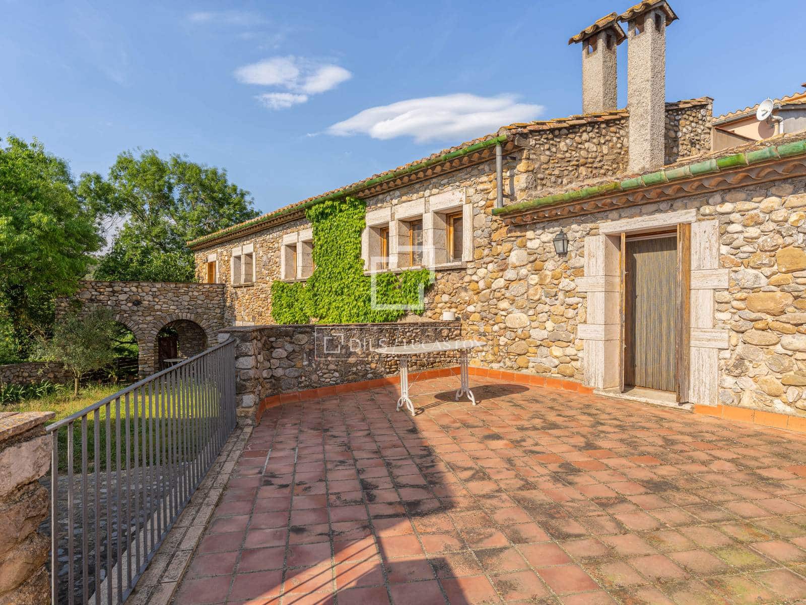 5 sypialnia Finka/Dom wiejski na sprzedaż w Cabanelles - 695 000 € (Ref: 10052054)