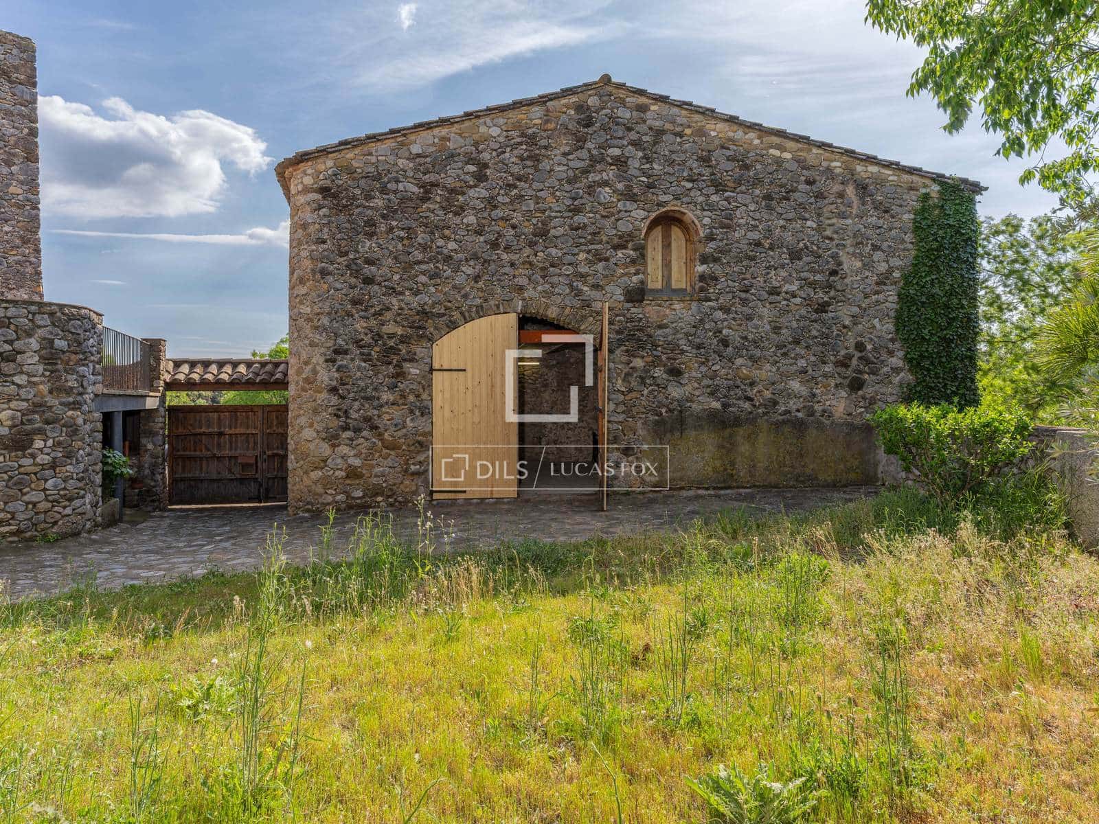 5 sypialnia Finka/Dom wiejski na sprzedaż w Cabanelles - 695 000 € (Ref: 10052054)
