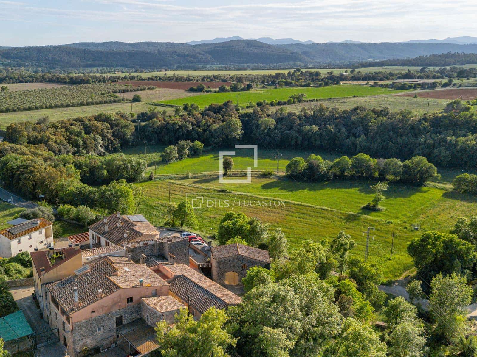 5 sypialnia Finka/Dom wiejski na sprzedaż w Cabanelles - 695 000 € (Ref: 10052054)