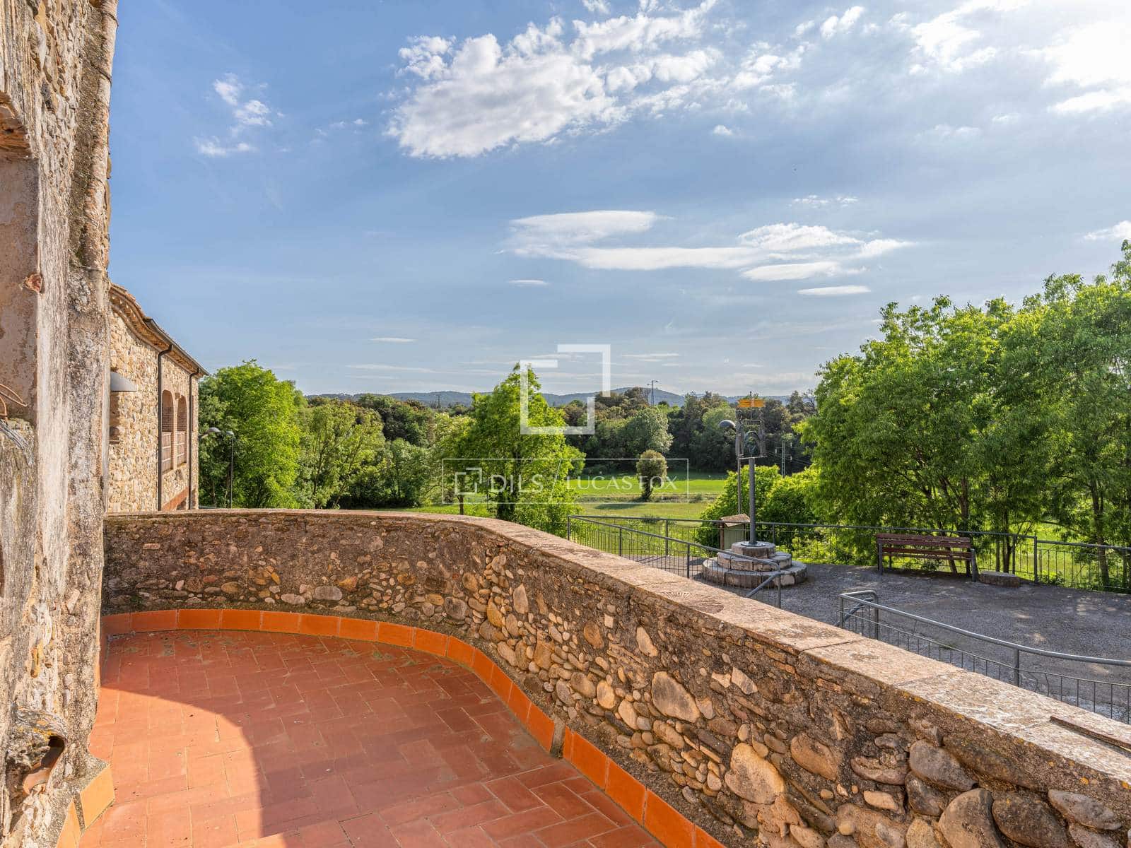 5 sypialnia Finka/Dom wiejski na sprzedaż w Cabanelles - 695 000 € (Ref: 10052054)