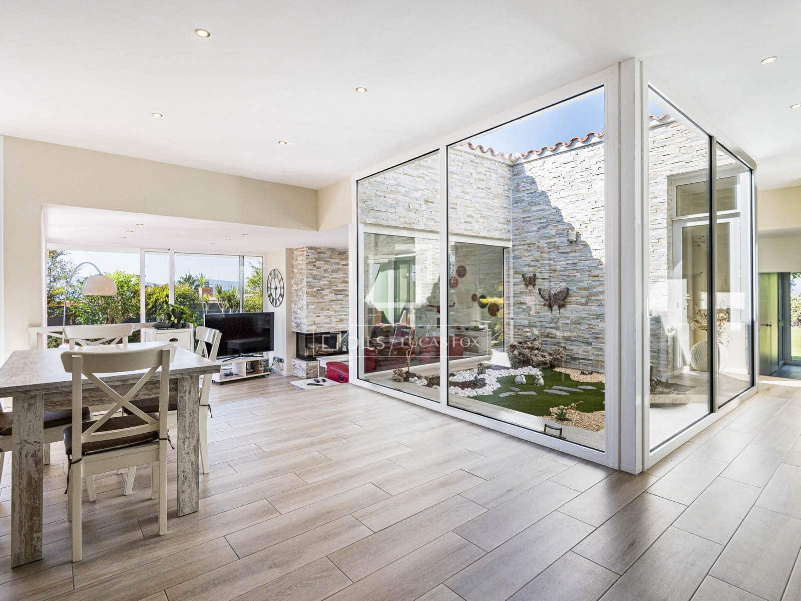 5 bedroom Villa for sale in Cerdanyola del Valles with garage - € 980,000 (Ref: 10052284)