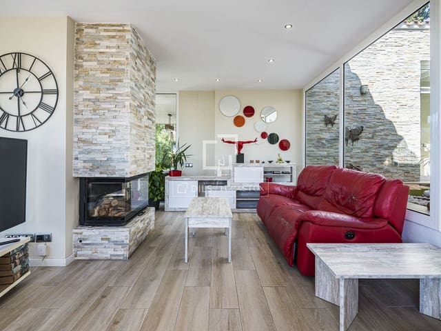 Chalet de 5 habitaciones en Cerdanyola del Vallès en venta con garaje - 980.000 € (Ref: 10052284)