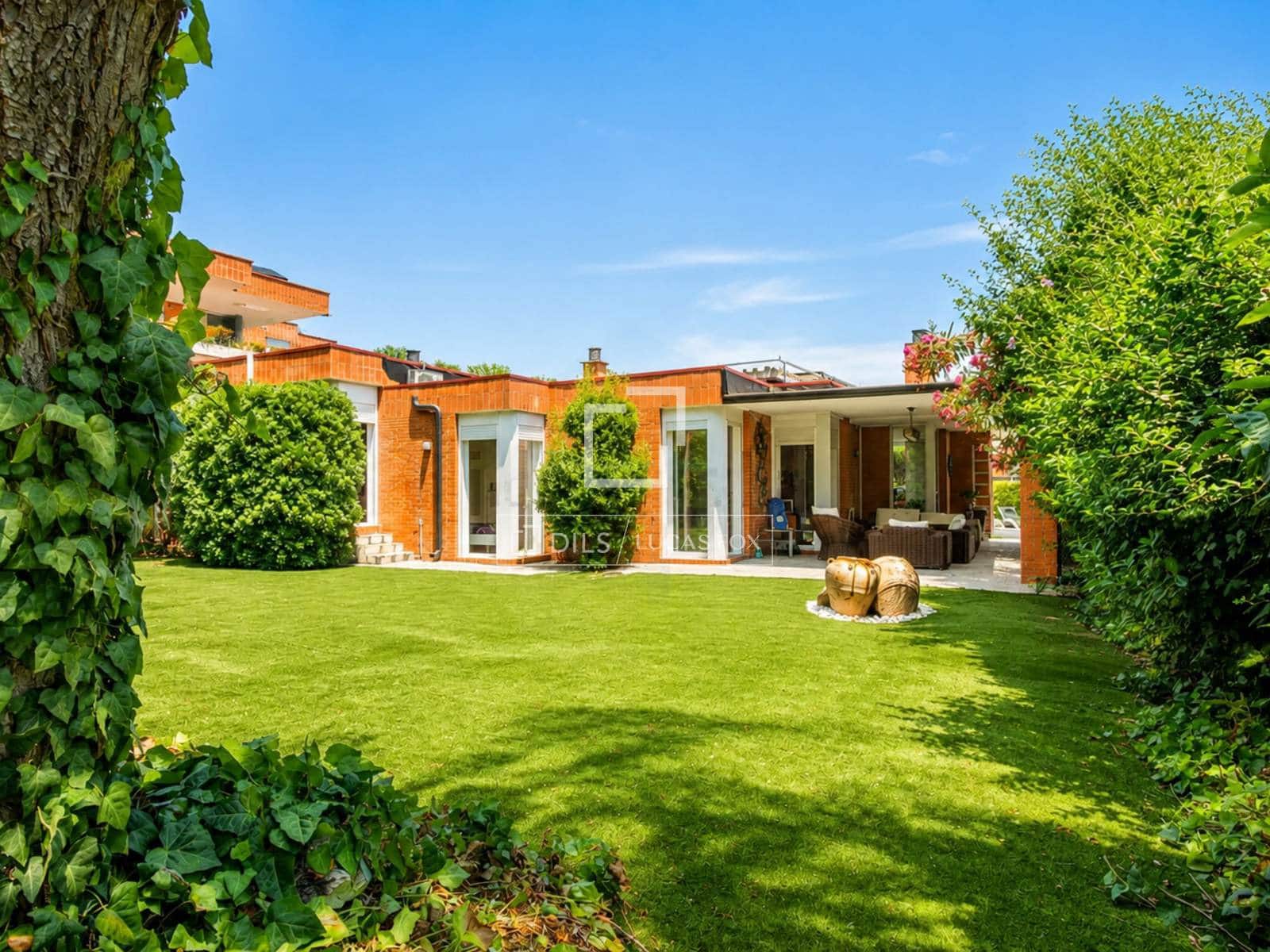 5 bedroom Villa for sale in Cerdanyola del Valles with garage - € 980,000 (Ref: 10052284)