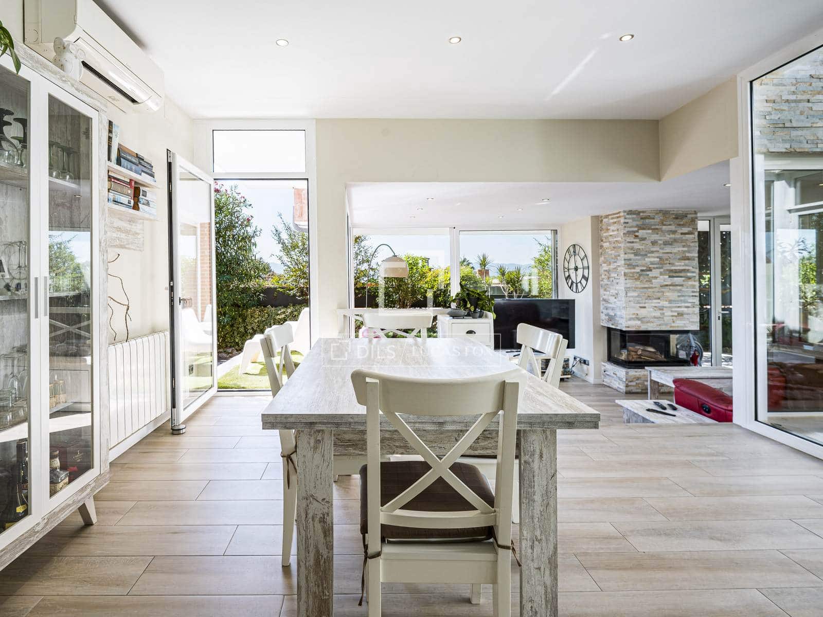 5 bedroom Villa for sale in Cerdanyola del Valles with garage - € 980,000 (Ref: 10052284)