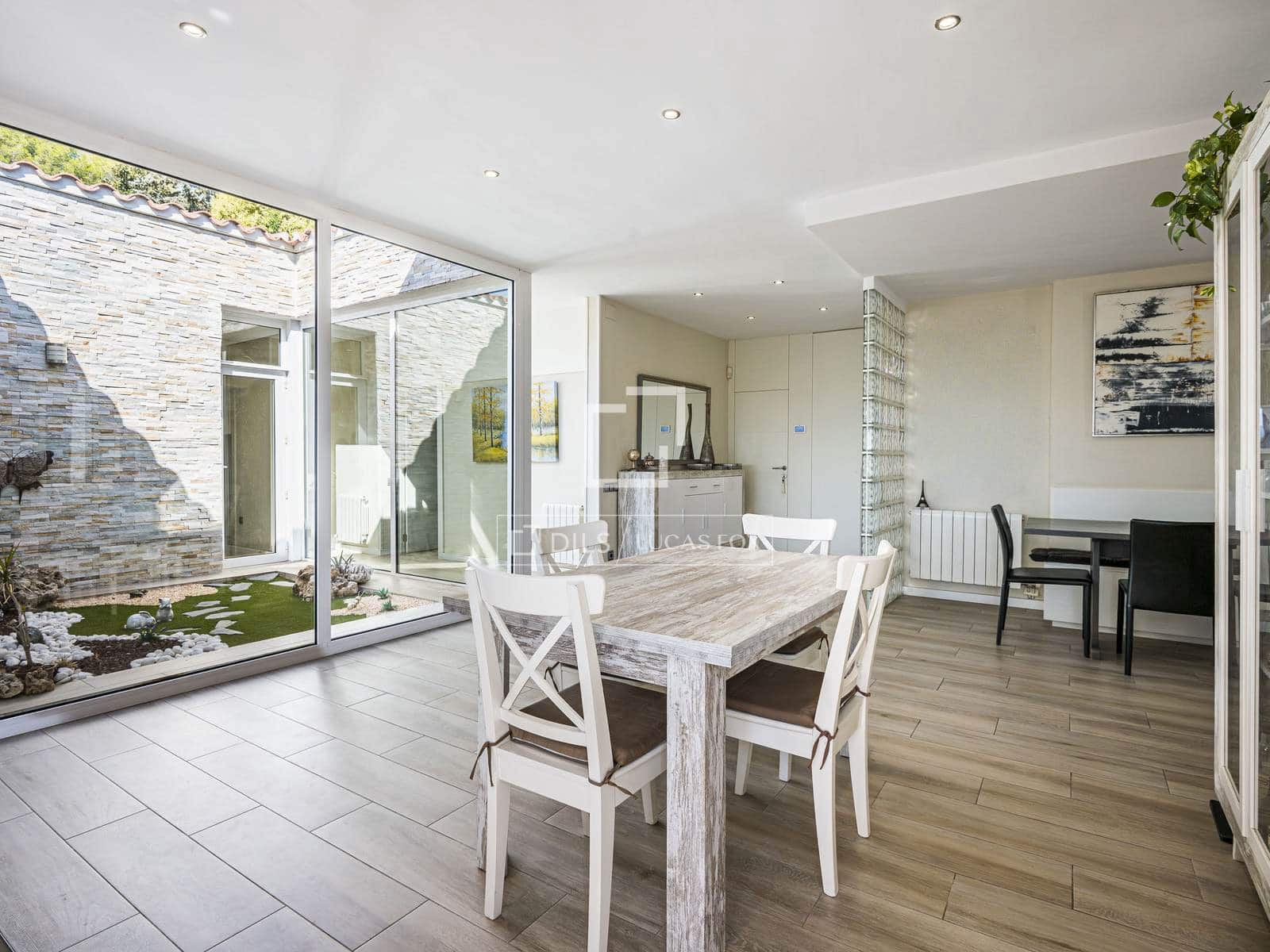 5 bedroom Villa for sale in Cerdanyola del Valles with garage - € 980,000 (Ref: 10052284)
