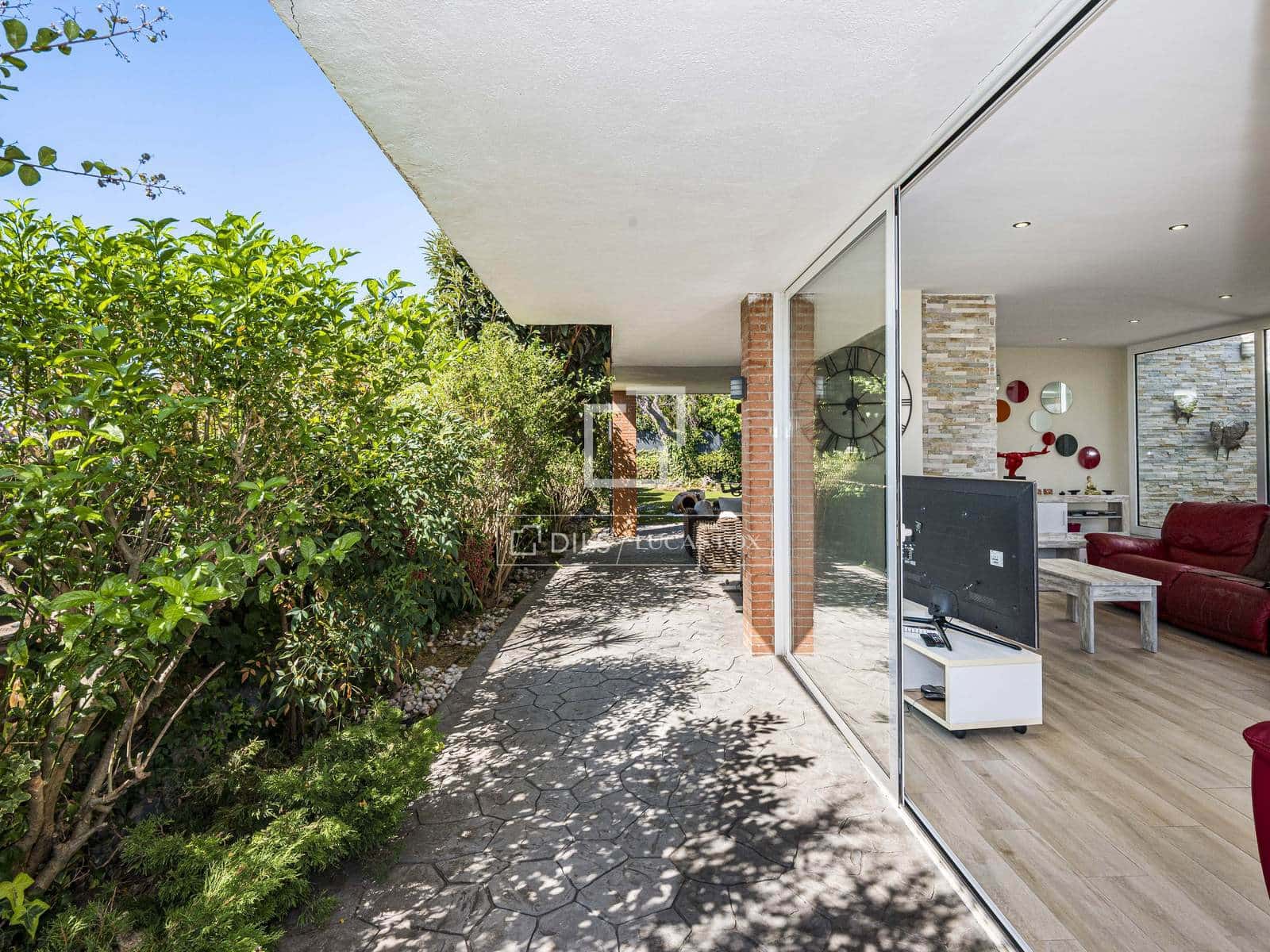 5 bedroom Villa for sale in Cerdanyola del Valles with garage - € 980,000 (Ref: 10052284)