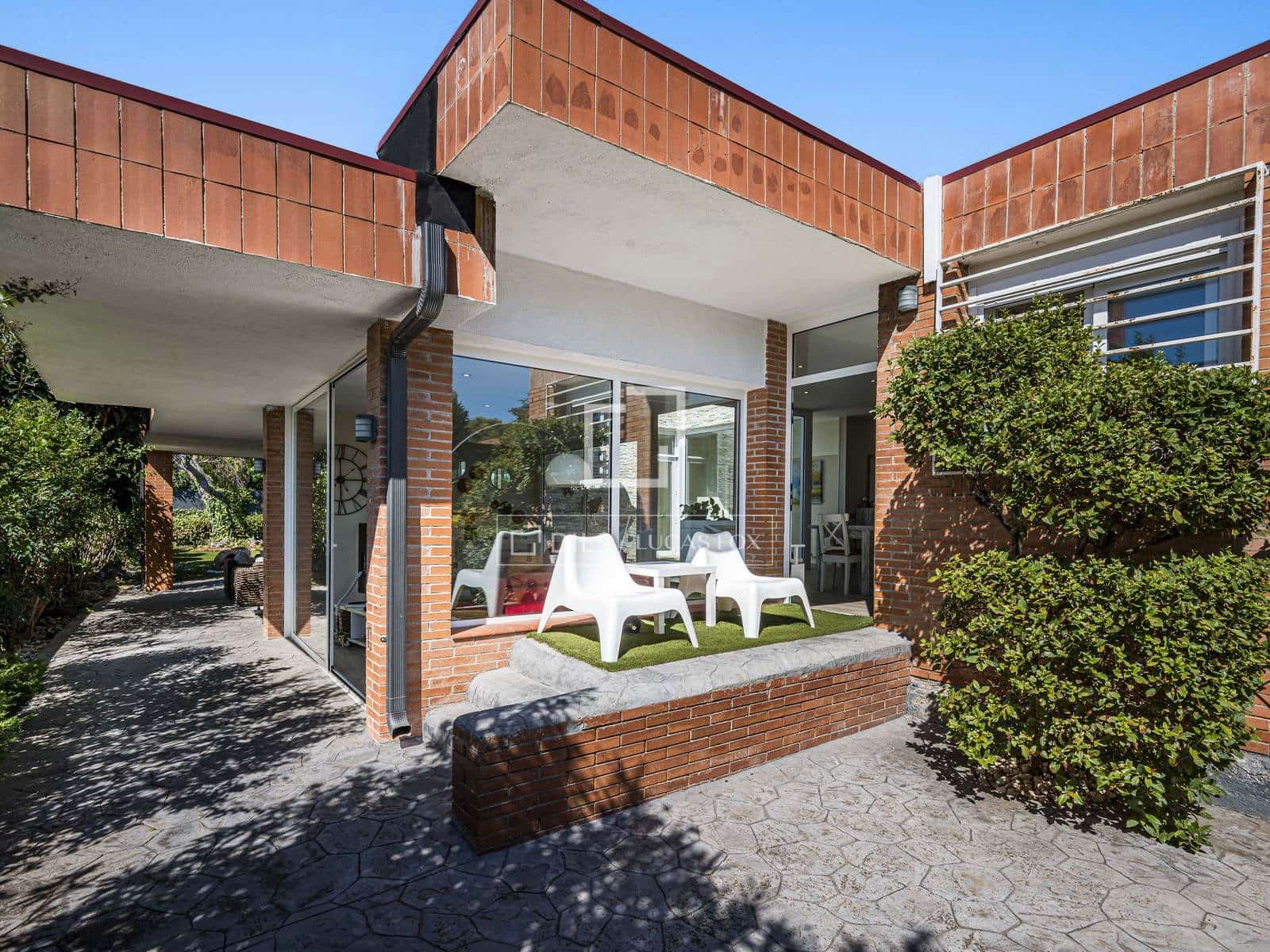 5 bedroom Villa for sale in Cerdanyola del Valles with garage - € 980,000 (Ref: 10052284)