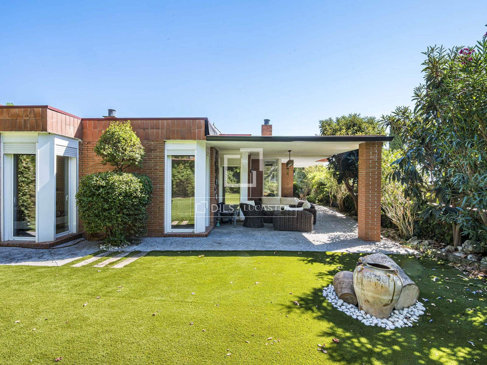 5 bedroom Villa for sale in Cerdanyola del Valles with garage - € 980,000 (Ref: 10052284)