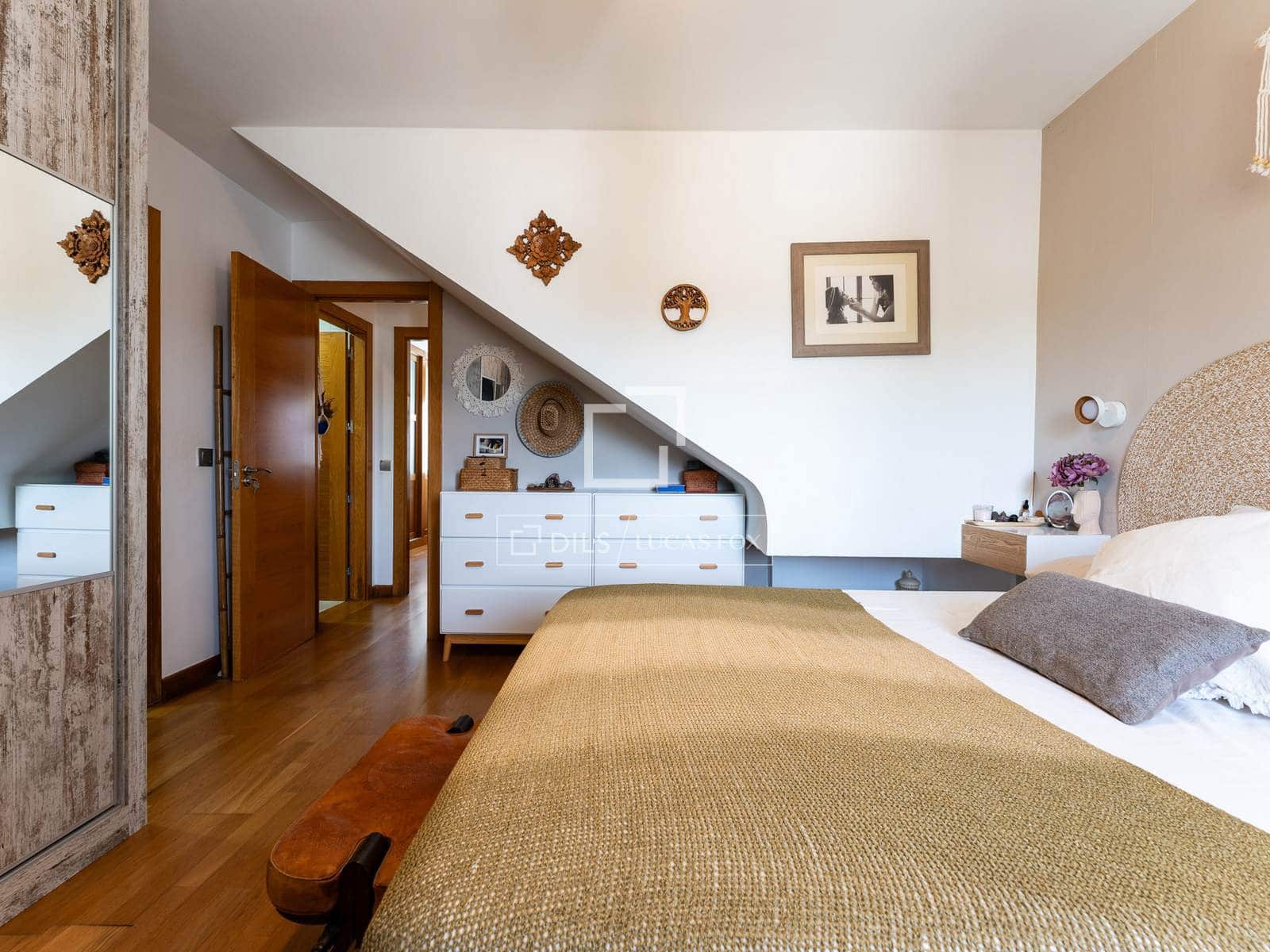 4 Zimmer Apartment zu verkaufen in Malaga Stadt mit Garage - 870.000 € (Ref: 10054423)