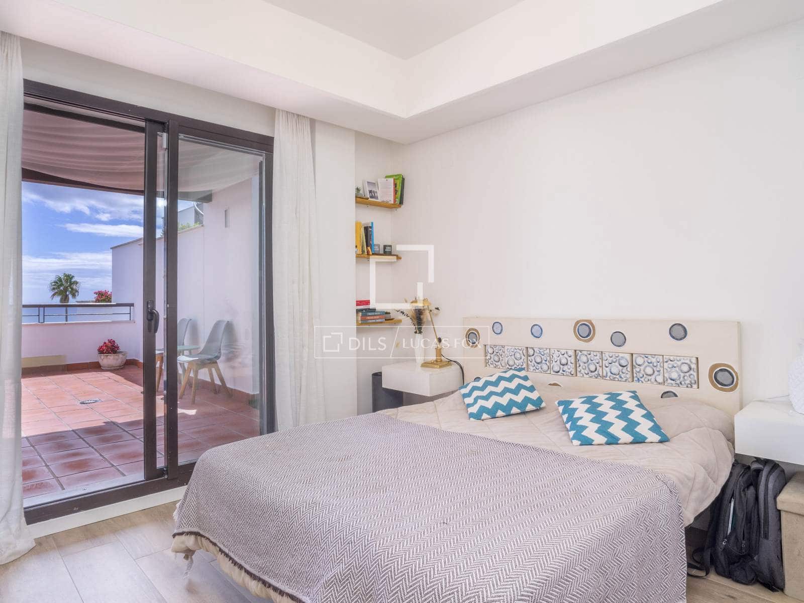 2 bedroom Penthouse for sale in Casares with pool garage - € 520,000 (Ref: 10057157)