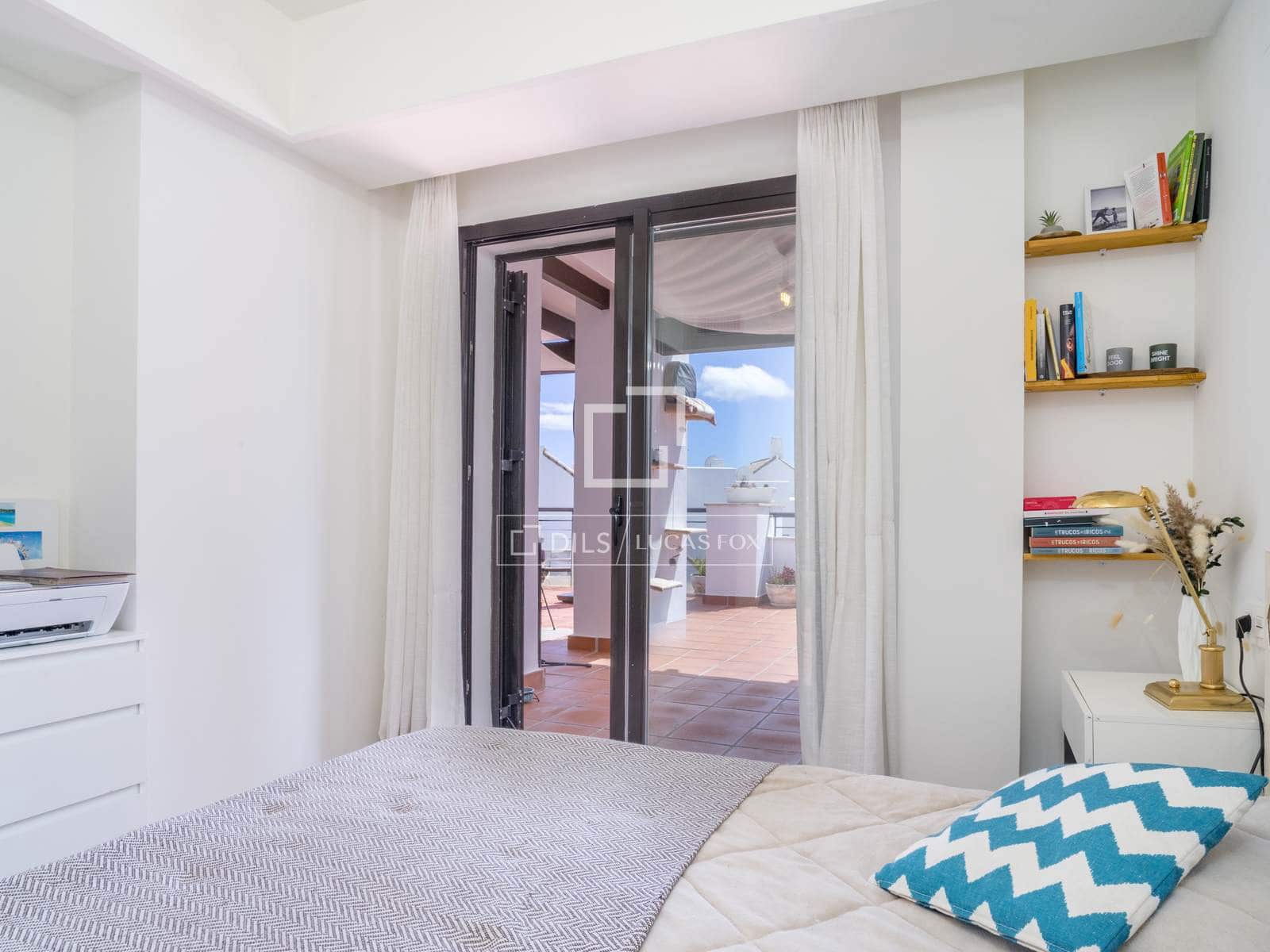 2 bedroom Penthouse for sale in Casares with pool garage - € 520,000 (Ref: 10057157)