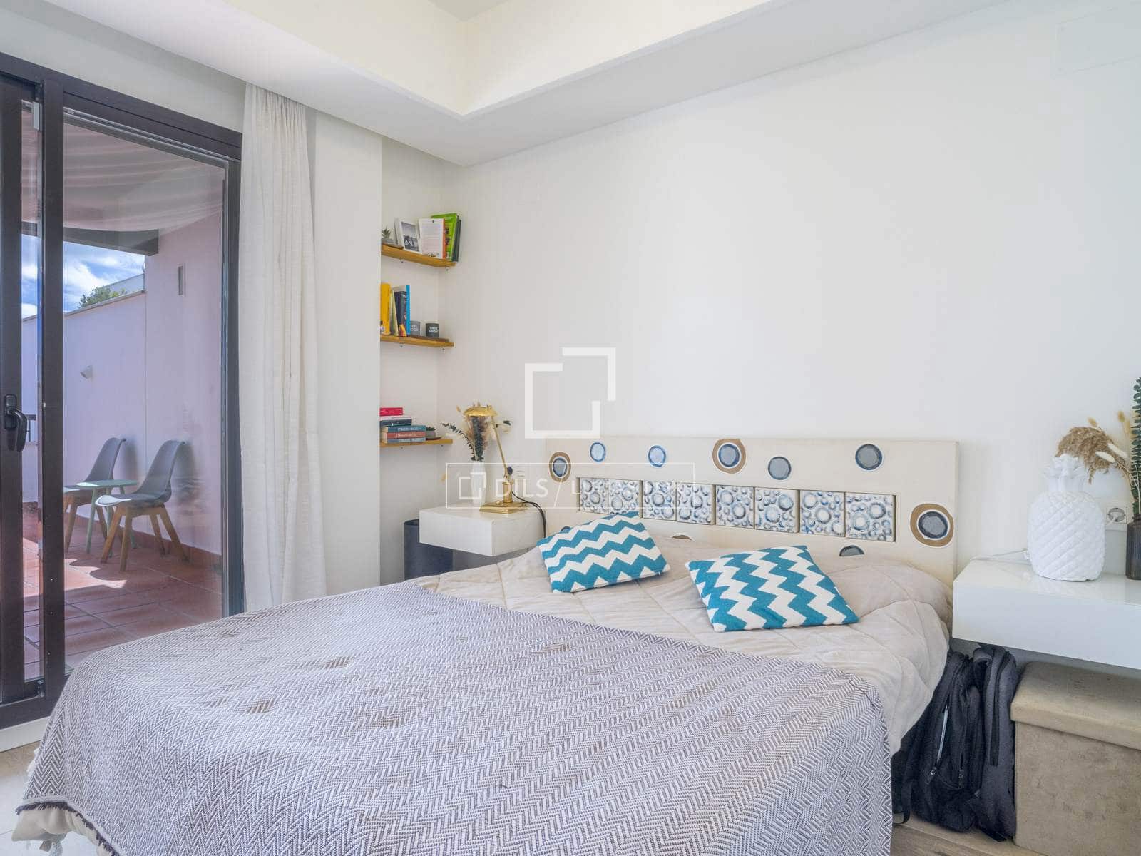 2 bedroom Penthouse for sale in Casares with pool garage - € 520,000 (Ref: 10057157)