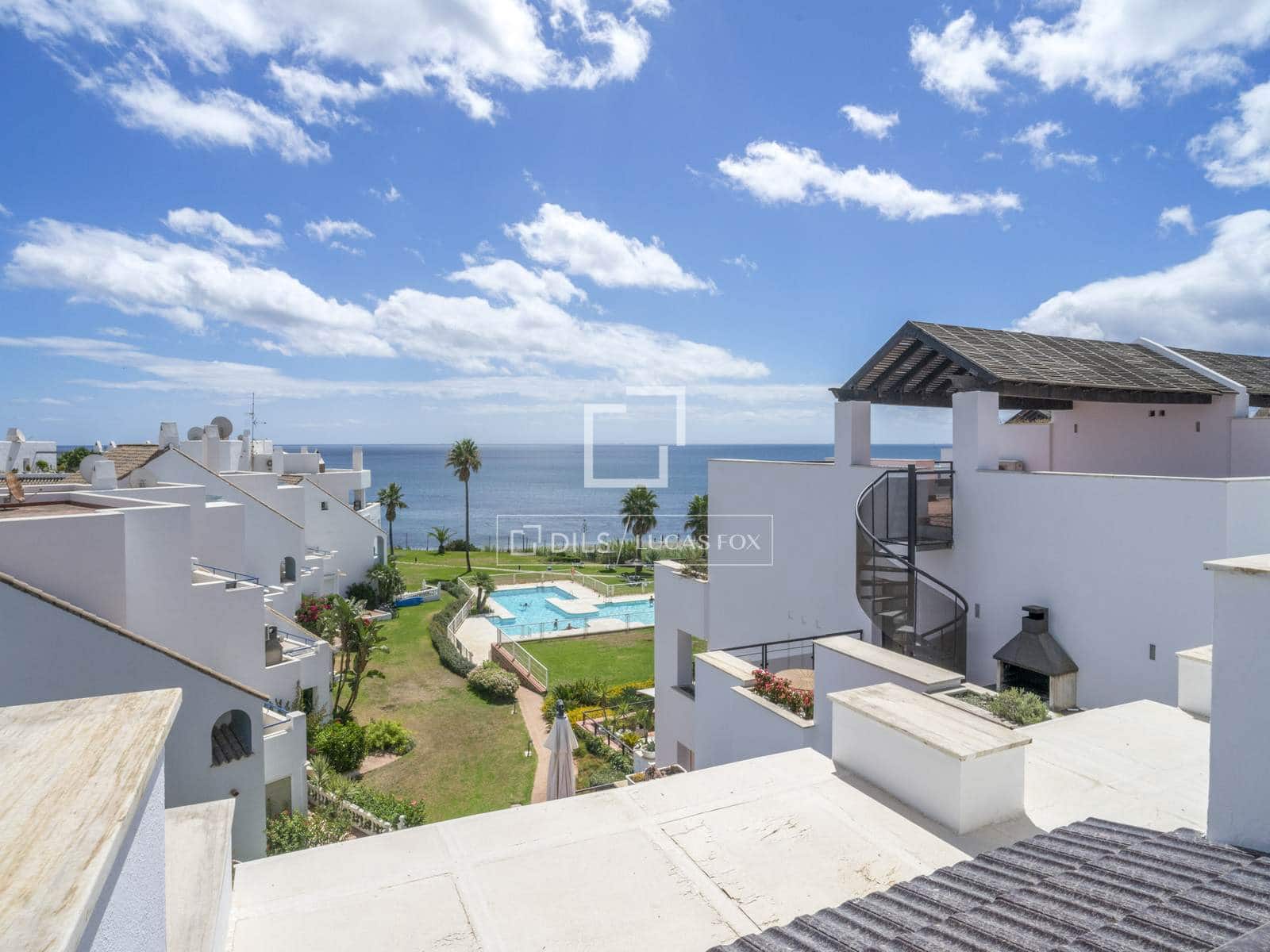 2 bedroom Penthouse for sale in Casares with pool garage - € 520,000 (Ref: 10057157)