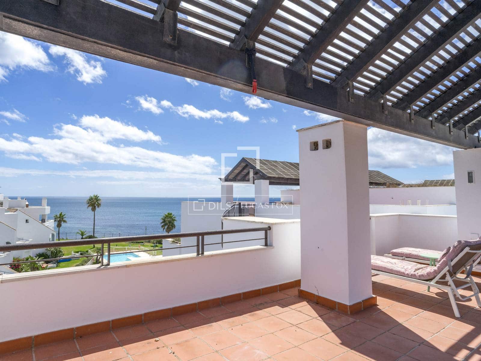 2 bedroom Penthouse for sale in Casares with pool garage - € 520,000 (Ref: 10057157)