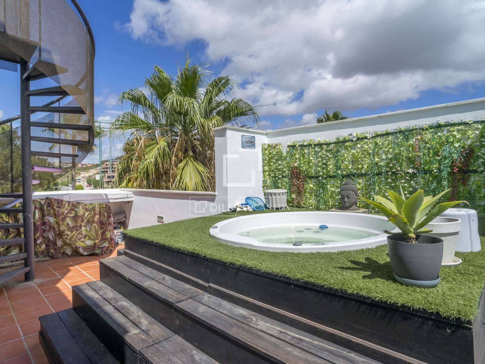 2 bedroom Penthouse for sale in Casares with pool garage - € 520,000 (Ref: 10057157)