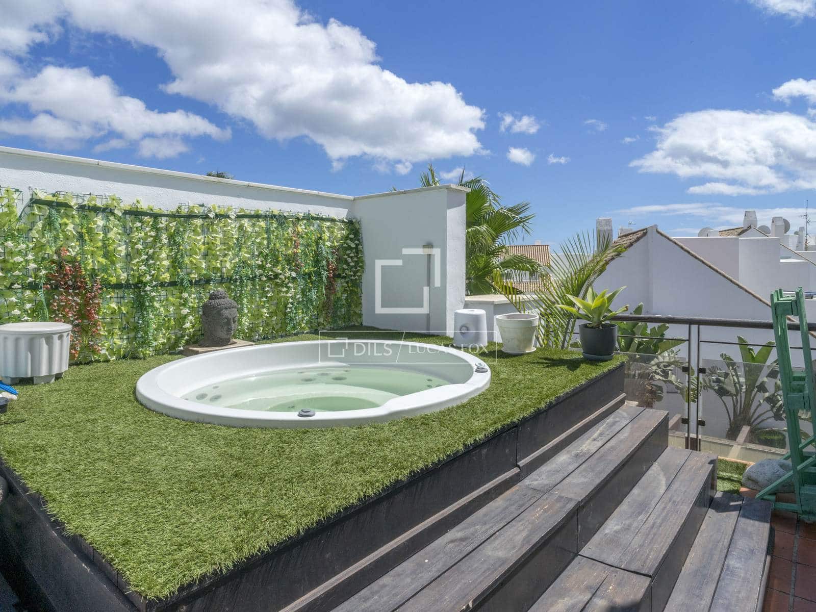 2 bedroom Penthouse for sale in Casares with pool garage - € 520,000 (Ref: 10057157)