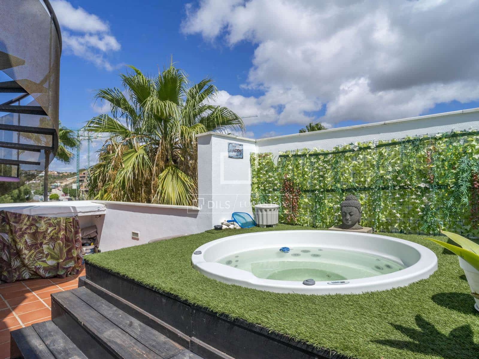 2 bedroom Penthouse for sale in Casares with pool garage - € 520,000 (Ref: 10057157)