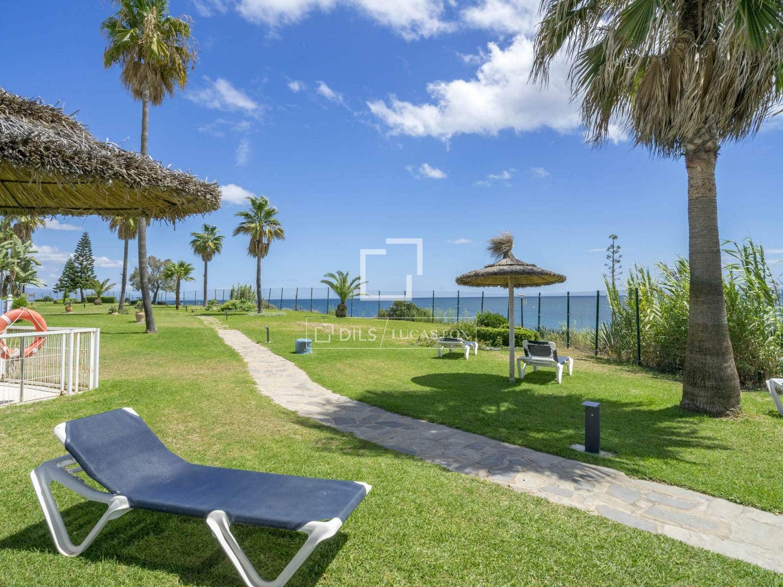 2 bedroom Penthouse for sale in Casares with pool garage - € 520,000 (Ref: 10057157)