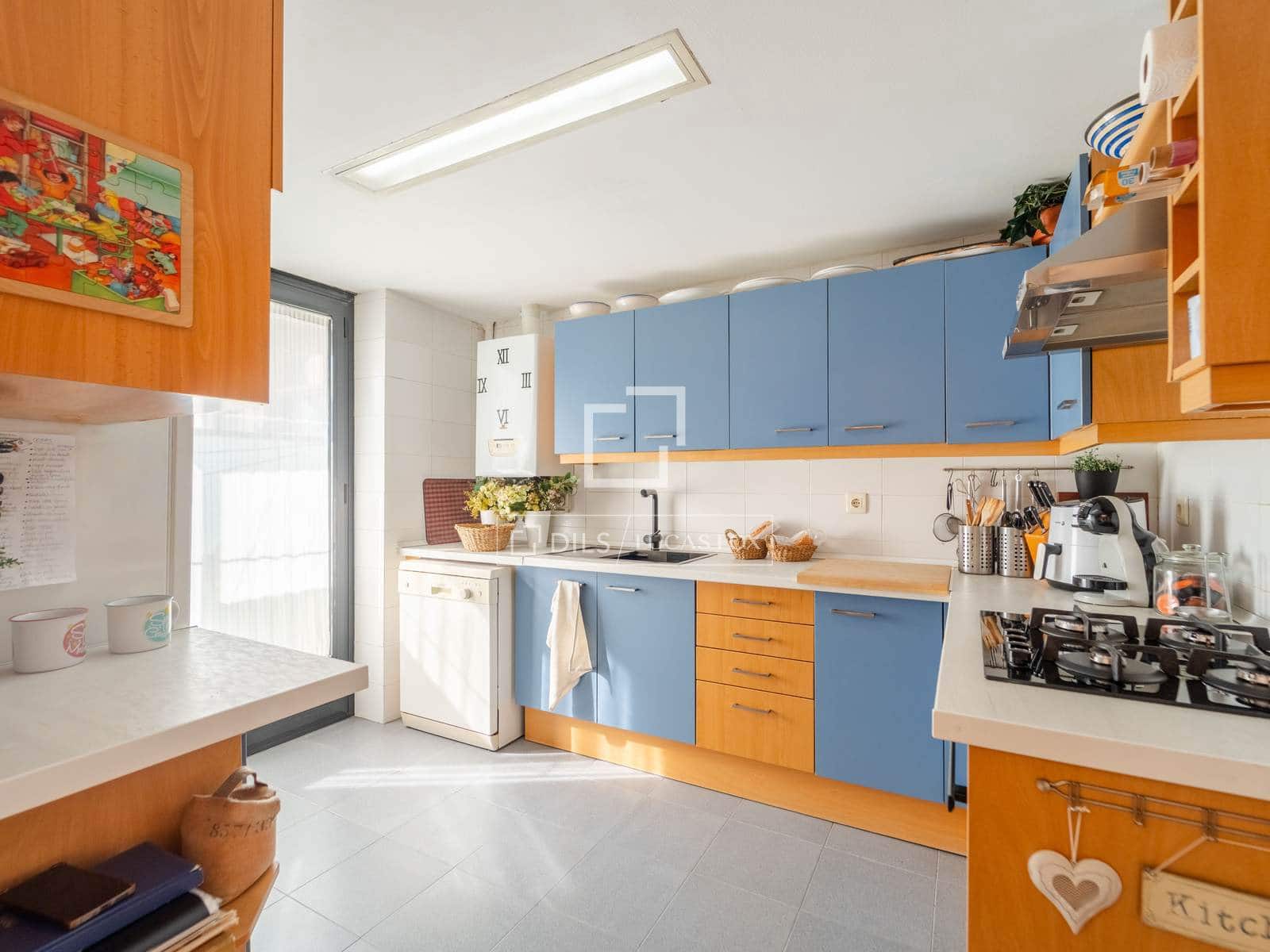 3 bedroom Penthouse for sale in Valencia city with pool garage - € 900,000 (Ref: 10057159)