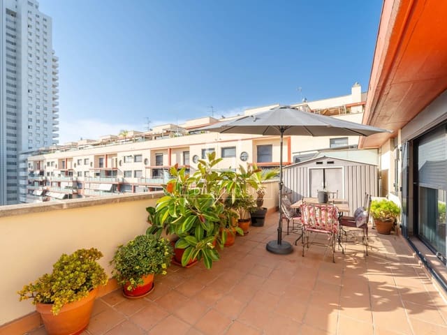 3 bedroom Penthouse for sale in Valencia city with pool garage - € 900,000 (Ref: 10057159)