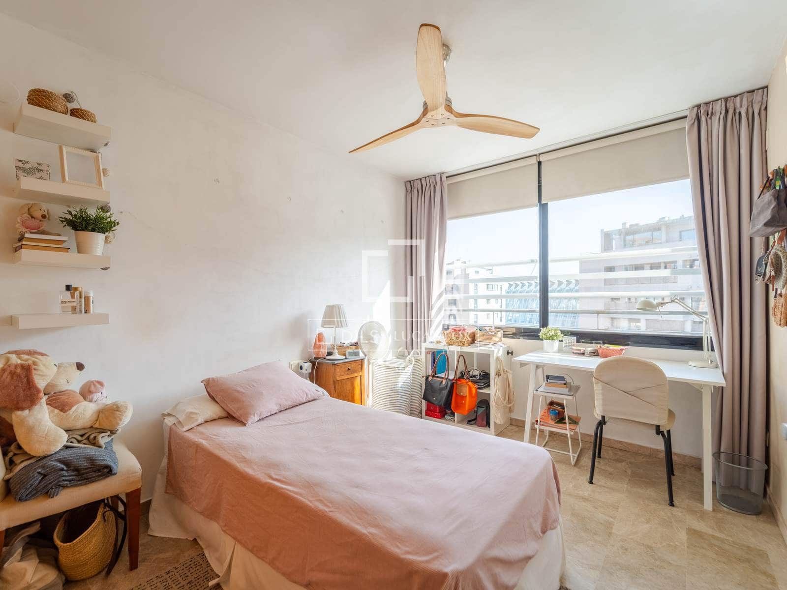 3 bedroom Penthouse for sale in Valencia city with pool garage - € 900,000 (Ref: 10057159)