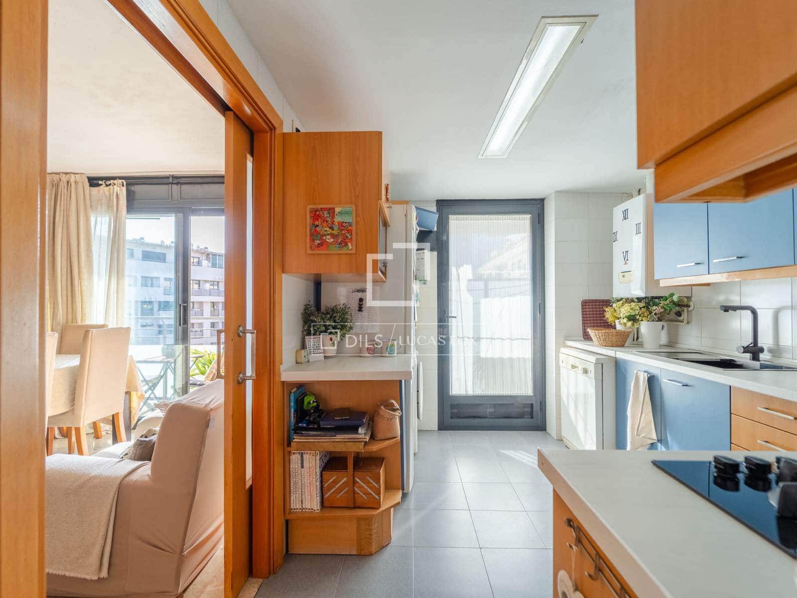 3 bedroom Penthouse for sale in Valencia city with pool garage - € 900,000 (Ref: 10057159)