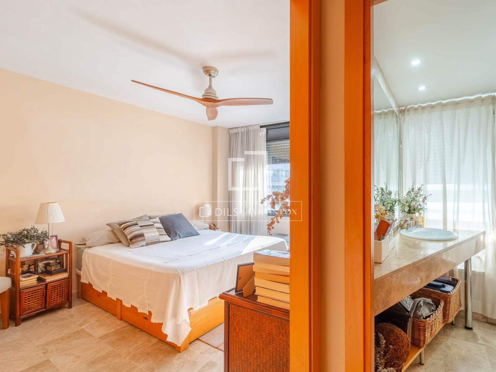 3 bedroom Penthouse for sale in Valencia city with pool garage - € 900,000 (Ref: 10057159)