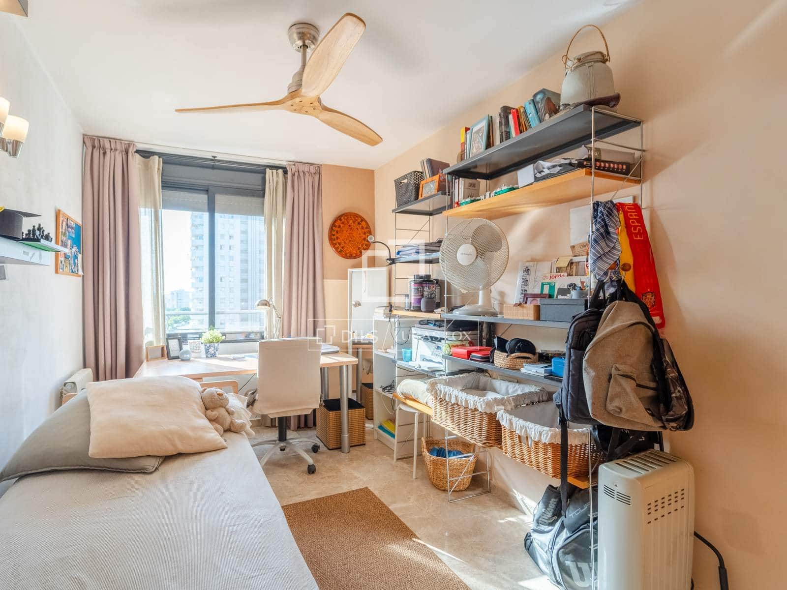 3 bedroom Penthouse for sale in Valencia city with pool garage - € 900,000 (Ref: 10057159)