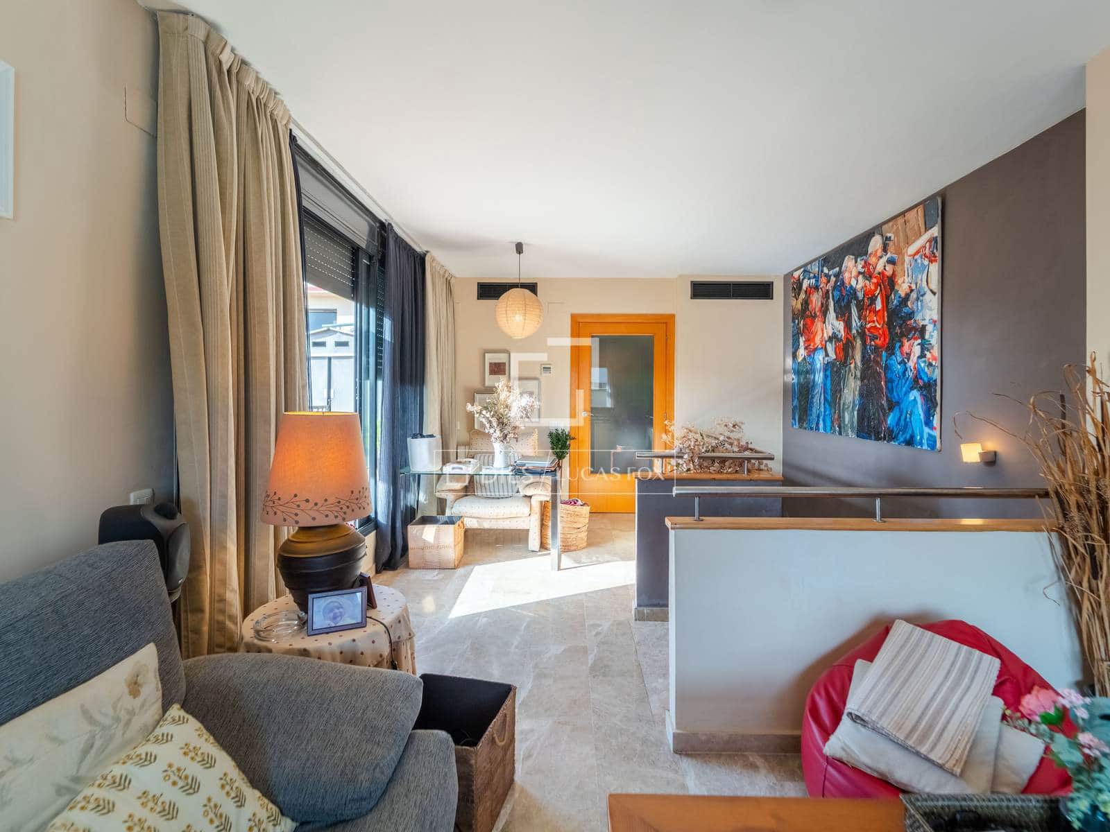 3 bedroom Penthouse for sale in Valencia city with pool garage - € 900,000 (Ref: 10057159)
