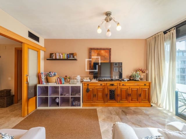 3 bedroom Penthouse for sale in Valencia city with pool garage - € 900,000 (Ref: 10057159)