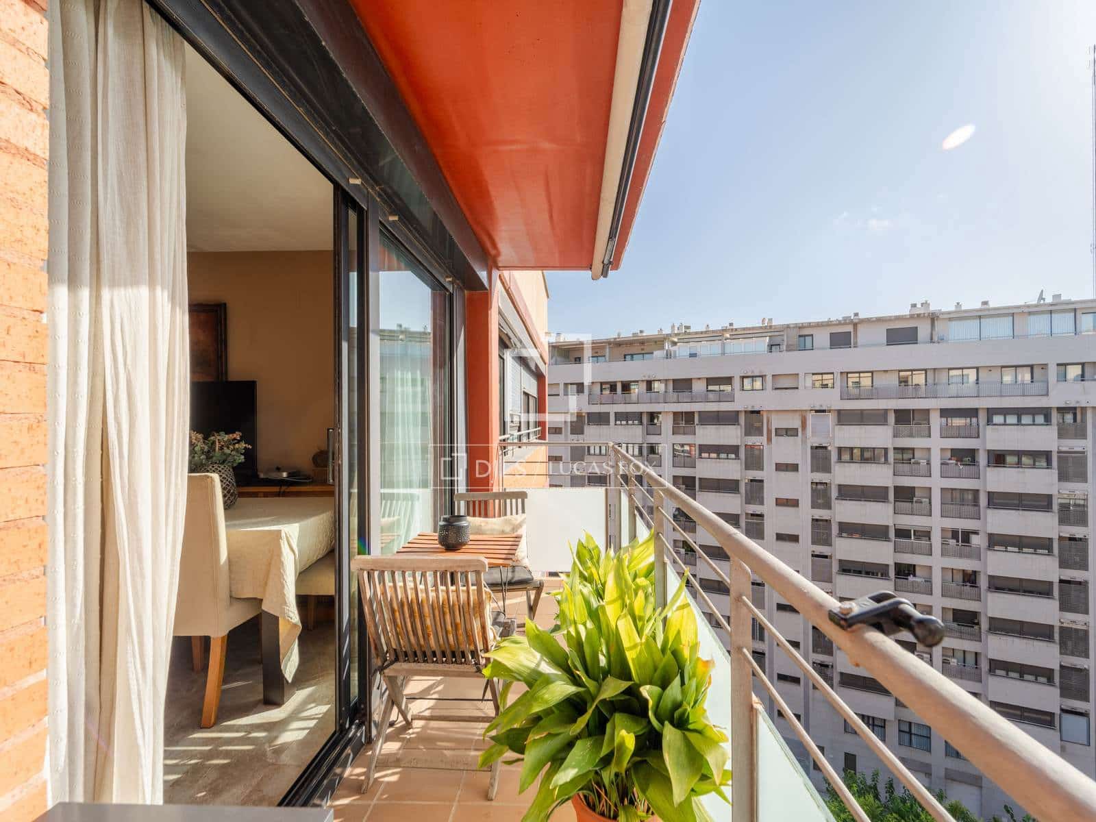 3 bedroom Penthouse for sale in Valencia city with pool garage - € 900,000 (Ref: 10057159)