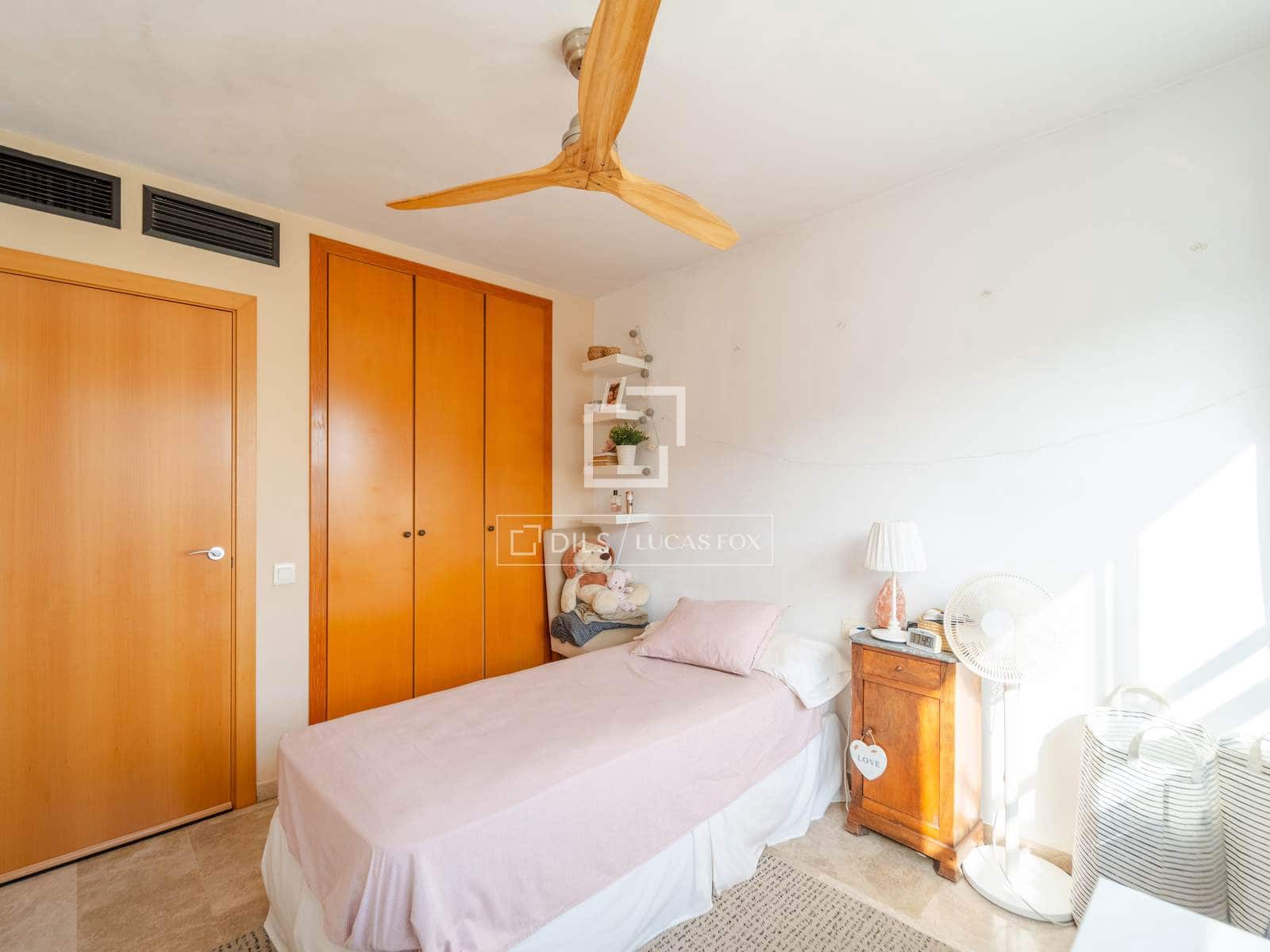 3 bedroom Penthouse for sale in Valencia city with pool garage - € 900,000 (Ref: 10057159)