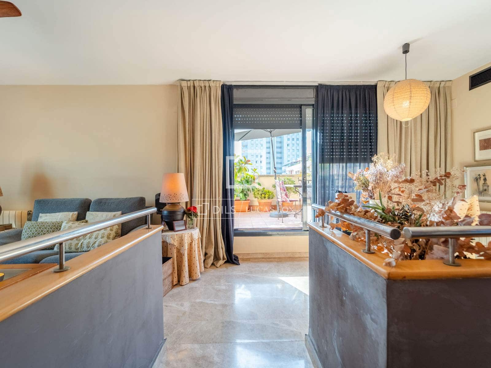 3 bedroom Penthouse for sale in Valencia city with pool garage - € 900,000 (Ref: 10057159)