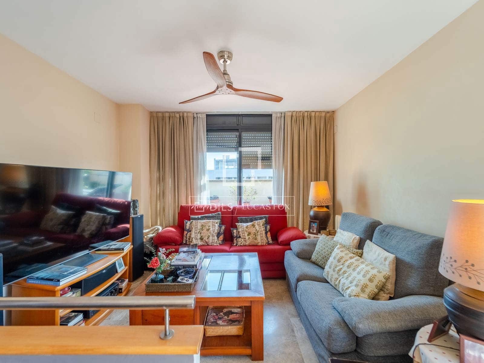 3 bedroom Penthouse for sale in Valencia city with pool garage - € 900,000 (Ref: 10057159)