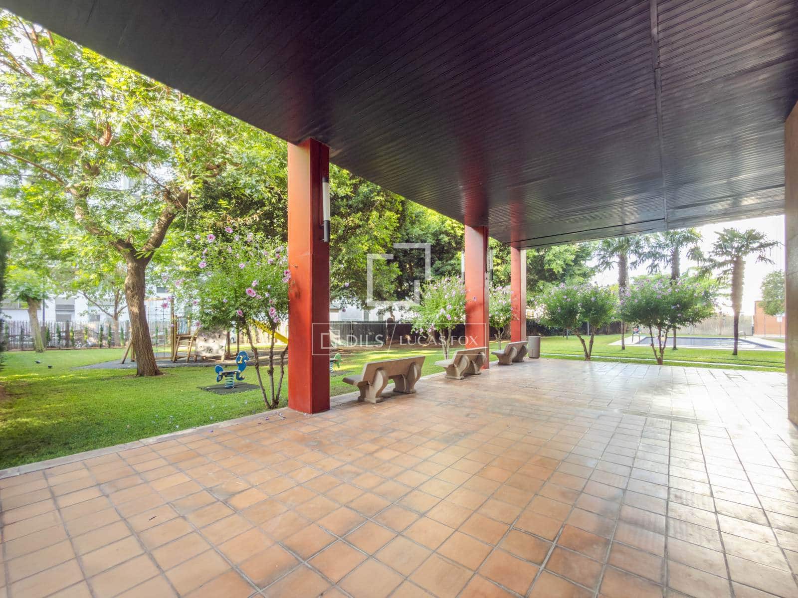 3 bedroom Penthouse for sale in Valencia city with pool garage - € 900,000 (Ref: 10057159)